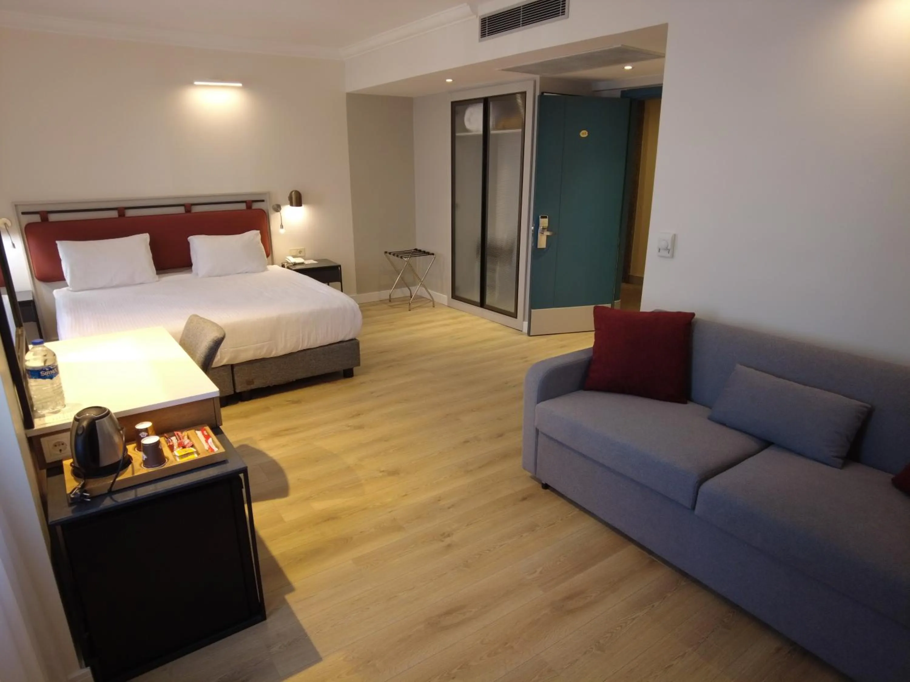 Photo of the whole room, Bed in Feronya Hotel