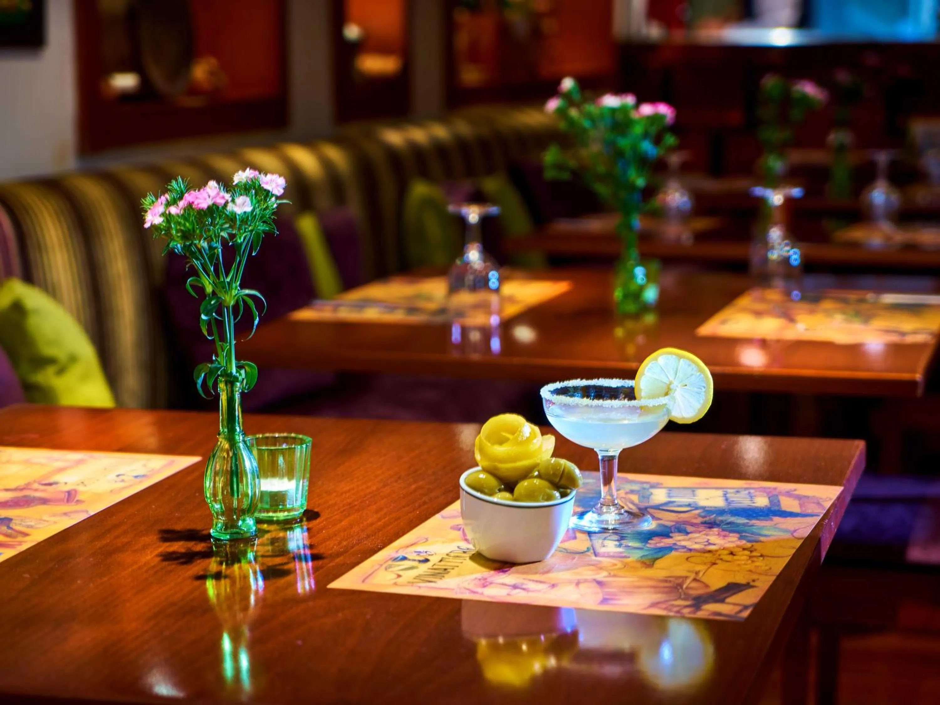 Restaurant/places to eat in Feronya Hotel