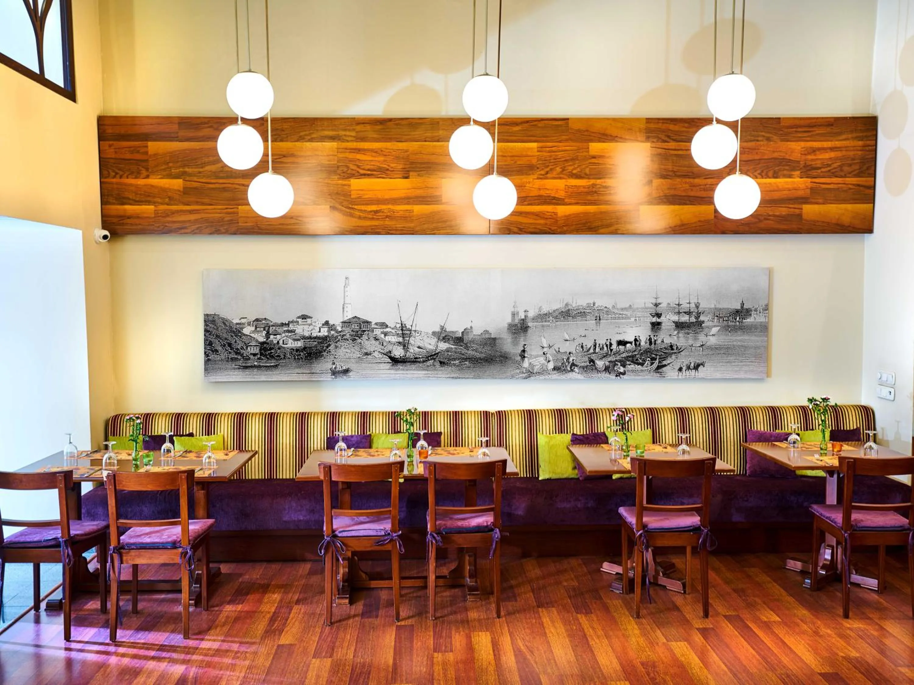 Restaurant/places to eat in Feronya Hotel