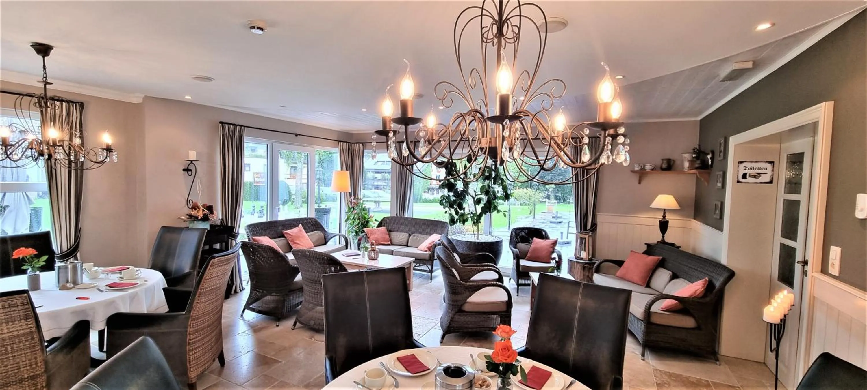 Restaurant/places to eat in Hotel Eifelland