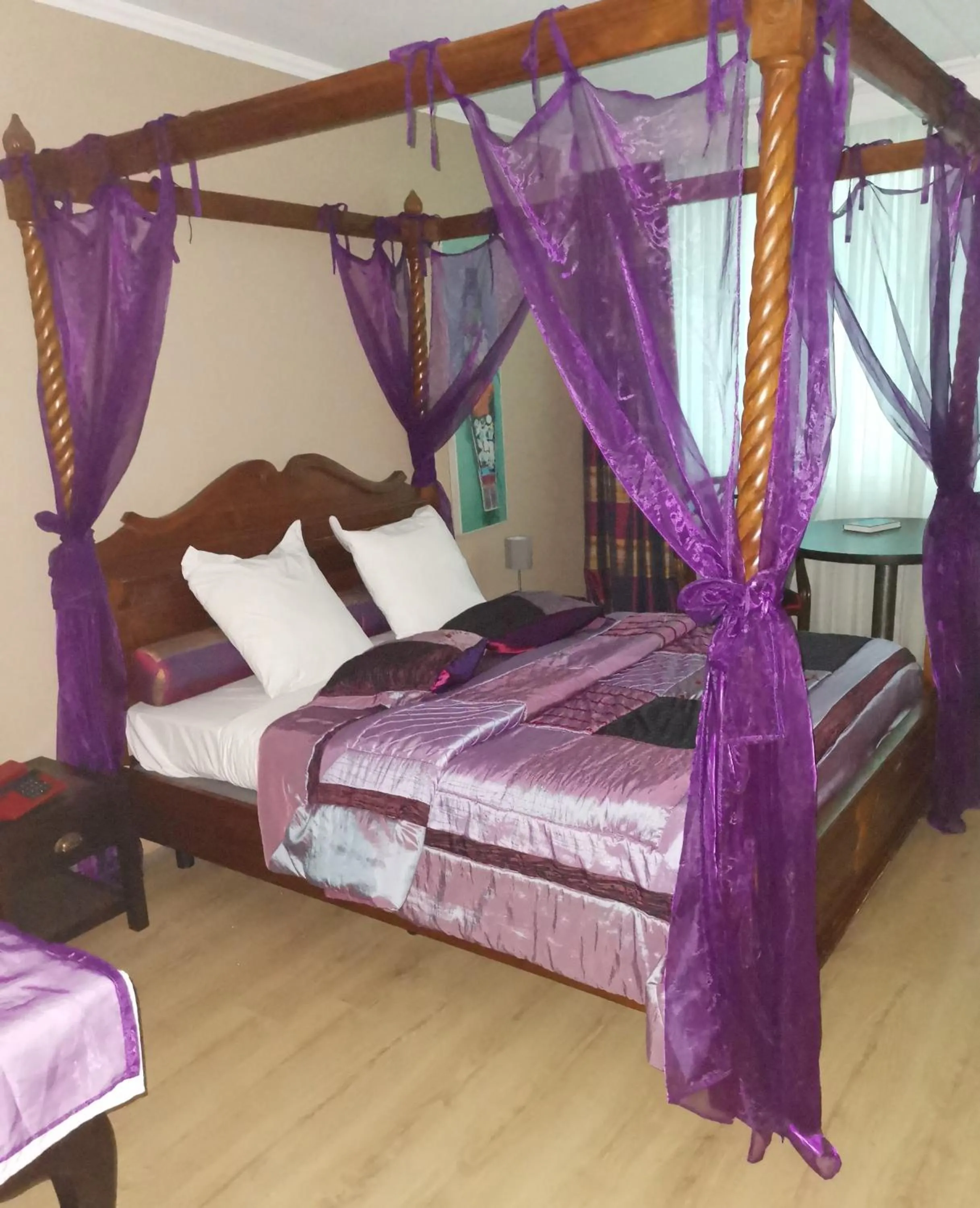 Bedroom, Bed in Hôtel La Côte d'Or