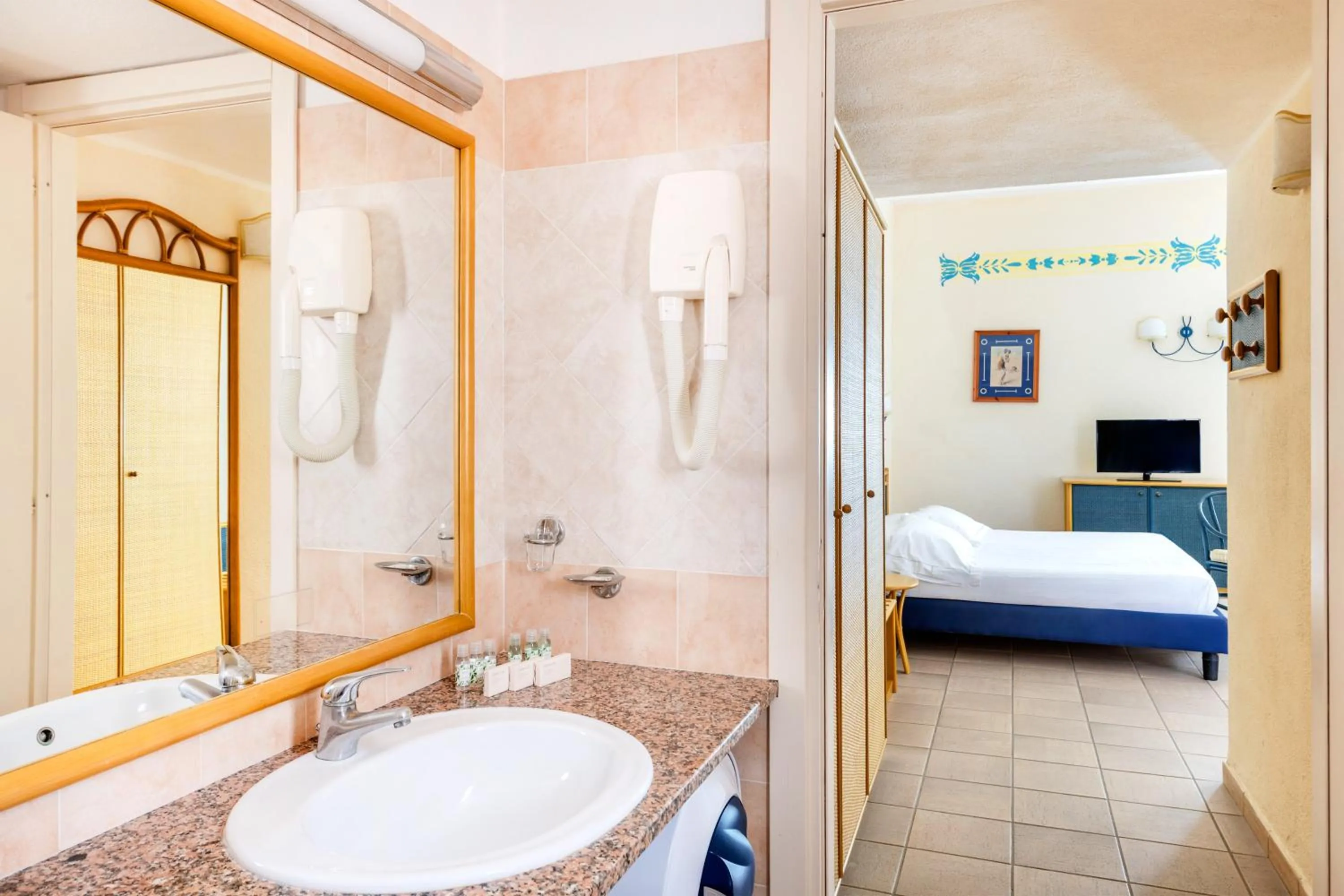 Bathroom, Bed in VOI Tanka Village