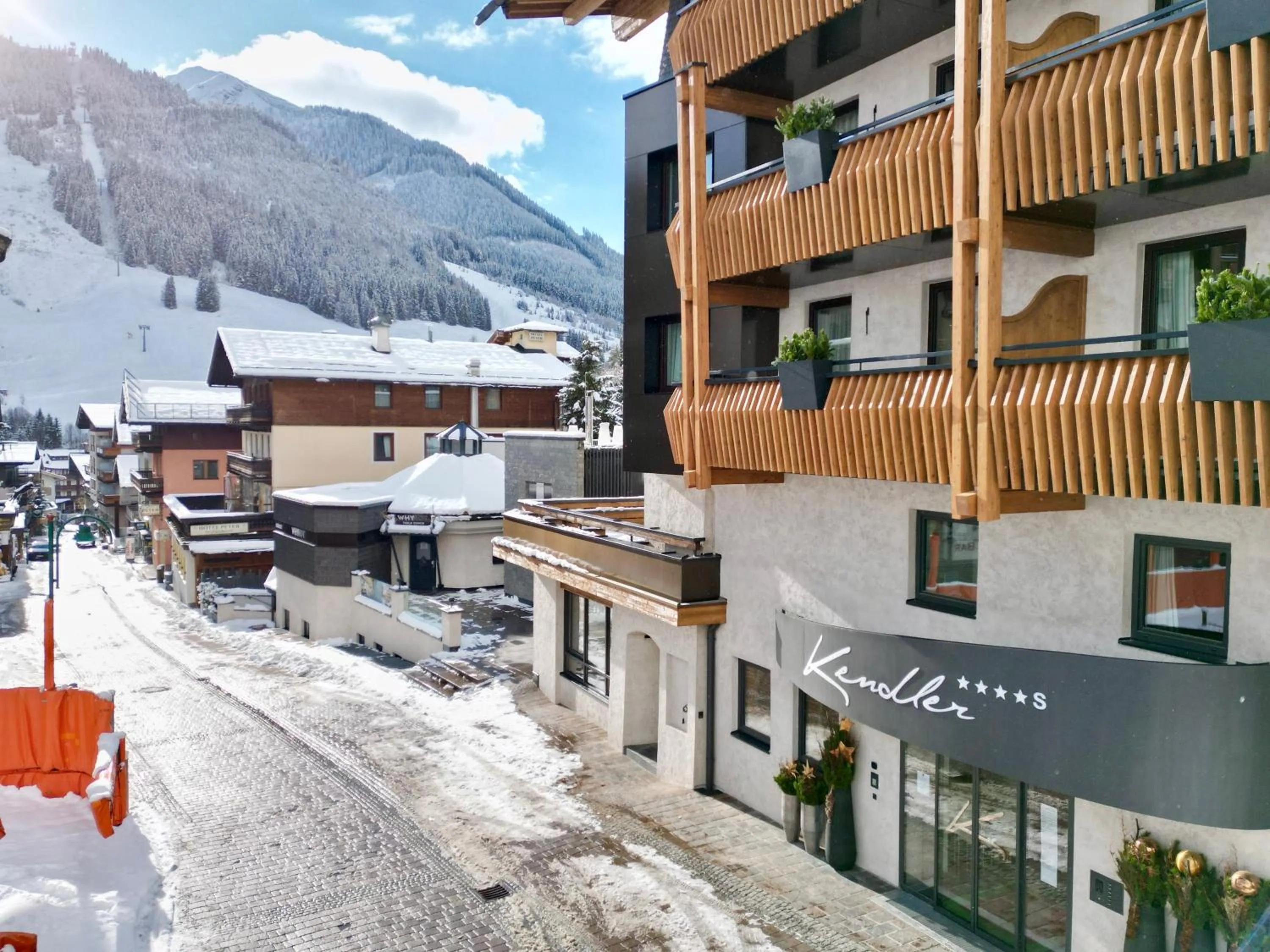 Property building in Hotel Kendler