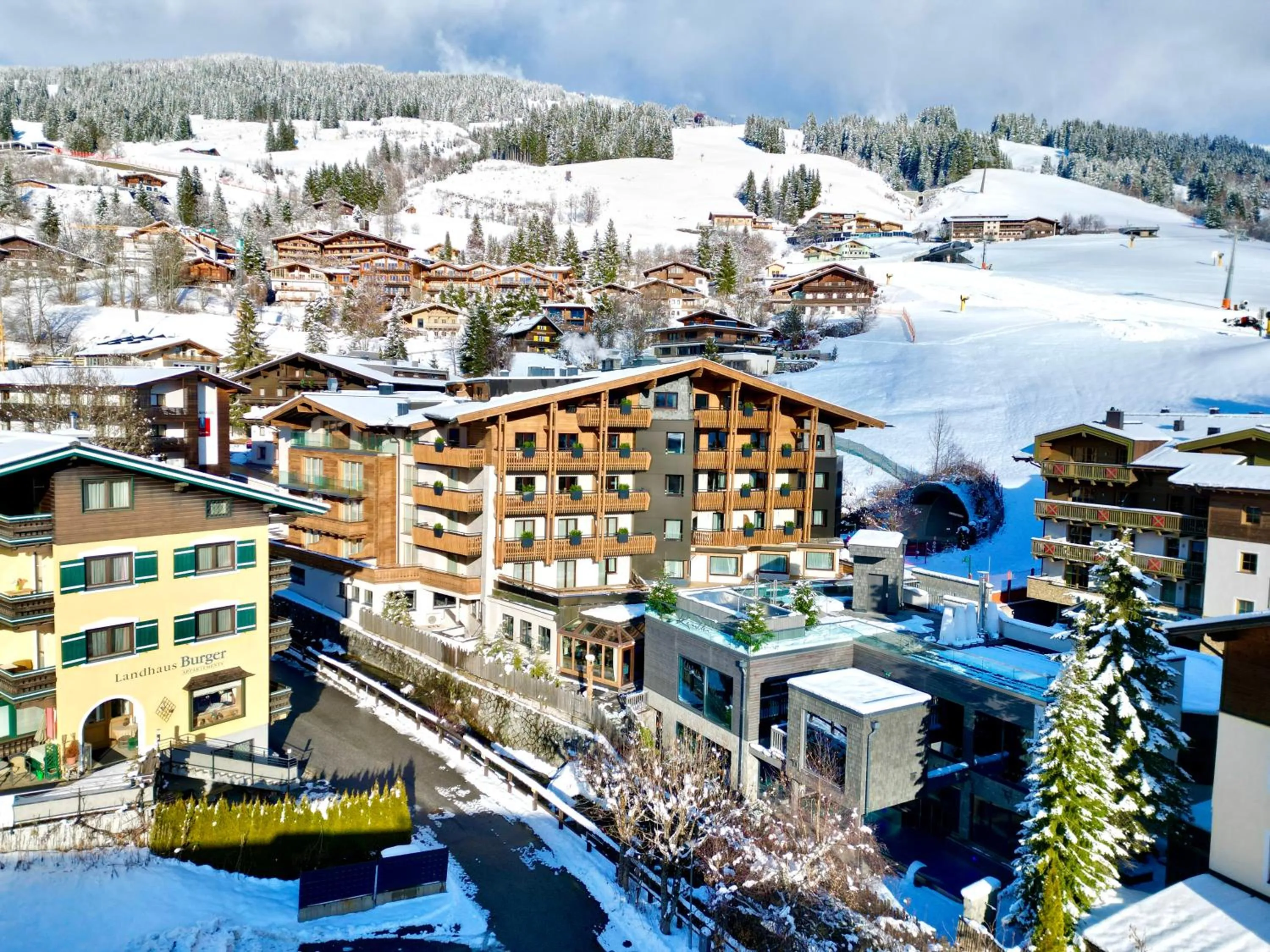 Property building in Hotel Kendler