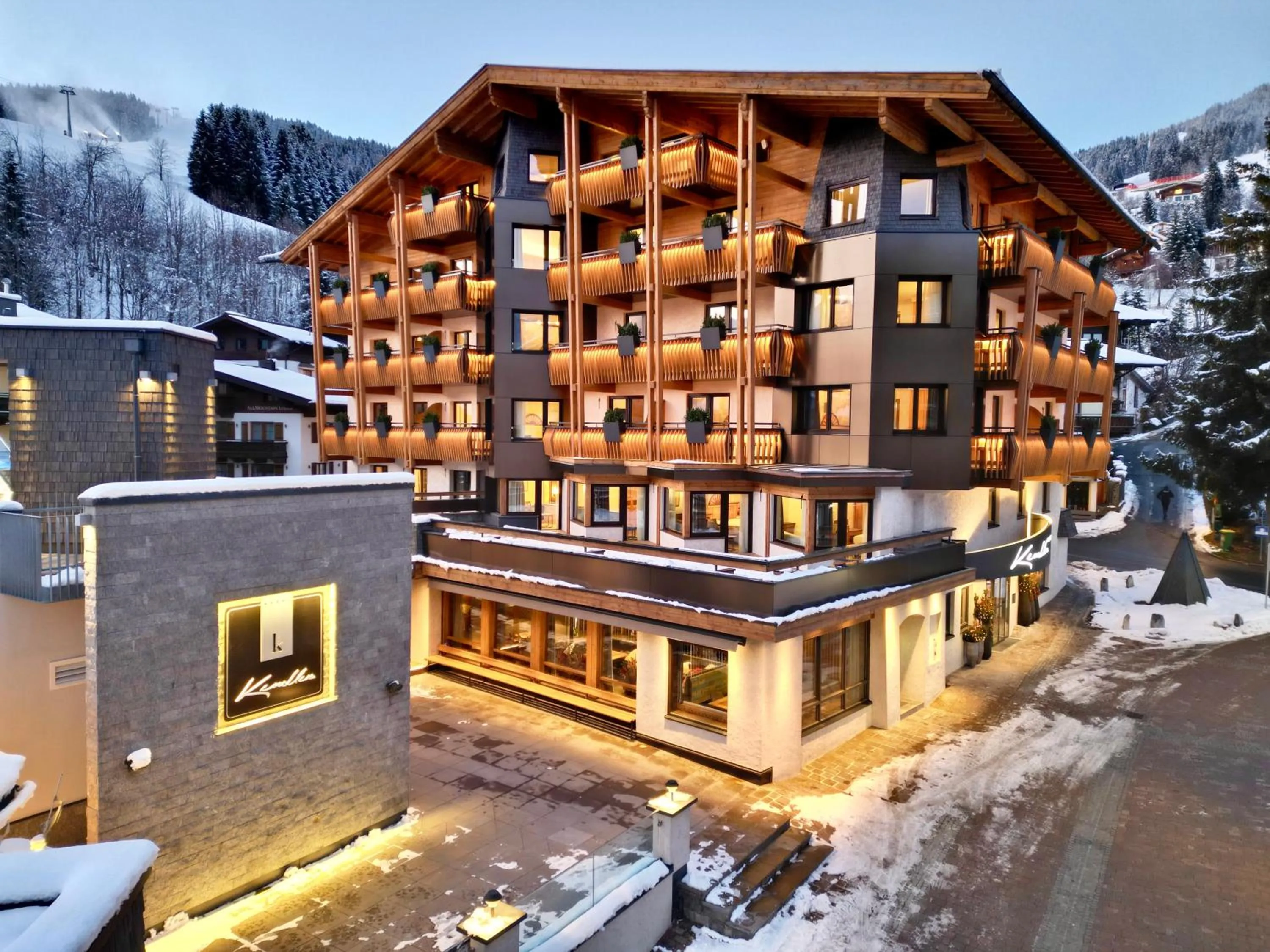 Property building in Hotel Kendler