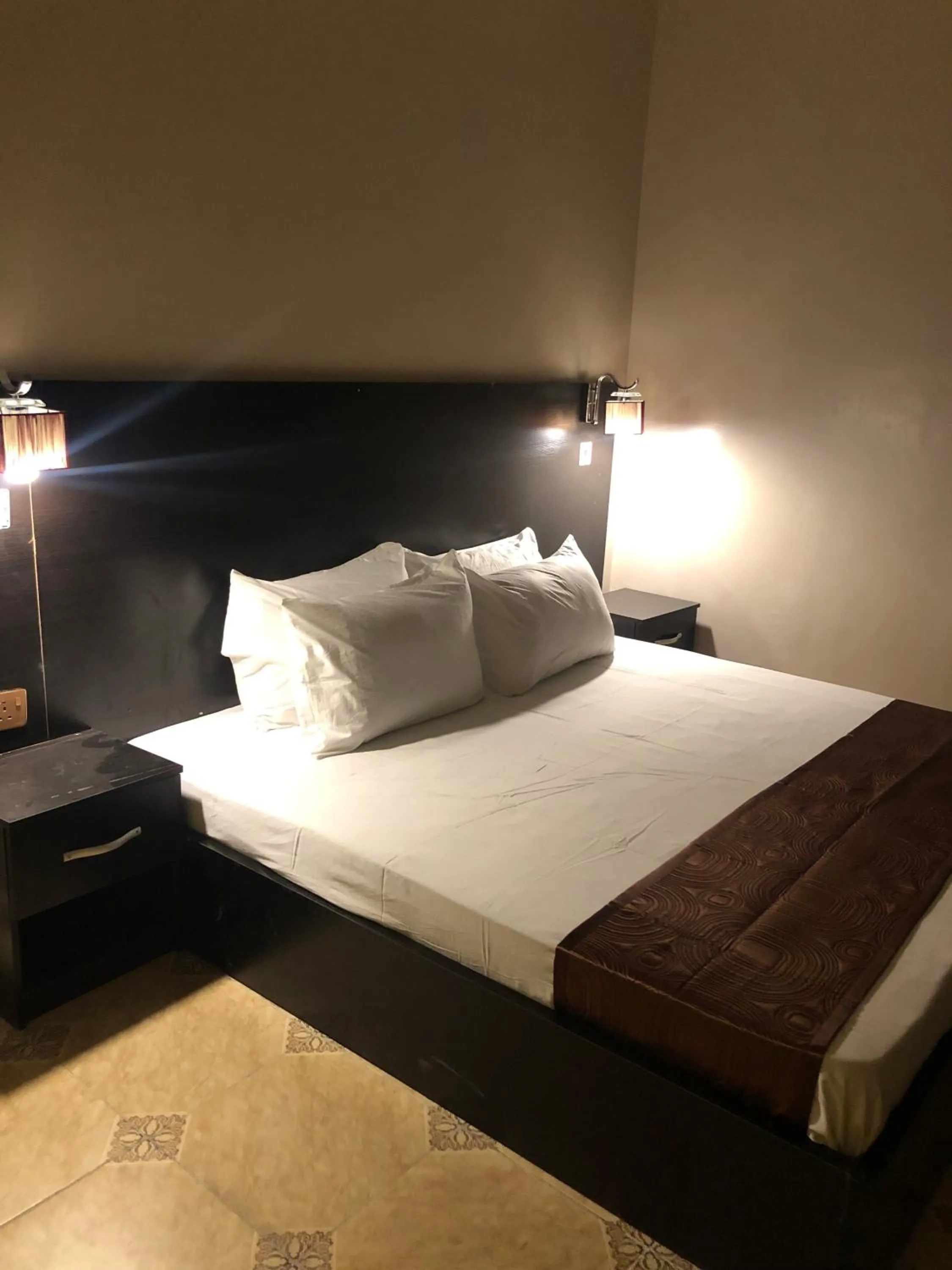 Bedroom, Bed in Posh Apartments Business Hotel