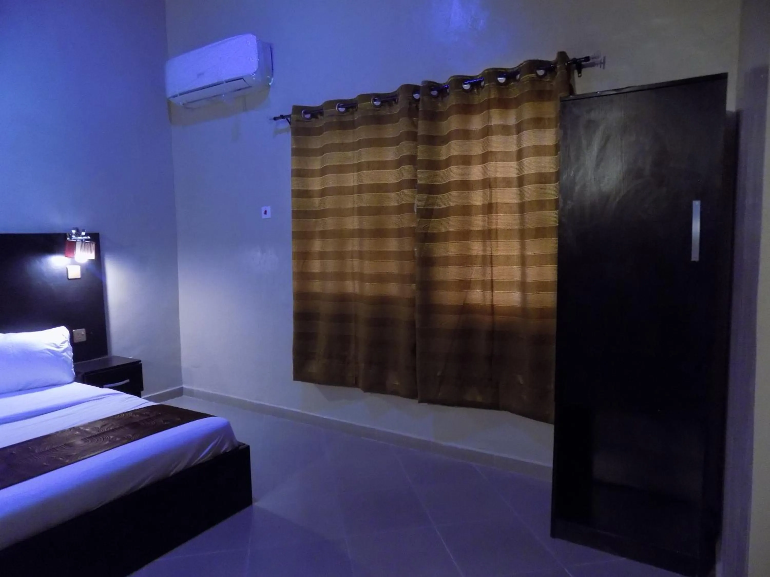 Bedroom, Bed in Posh Apartments Business Hotel