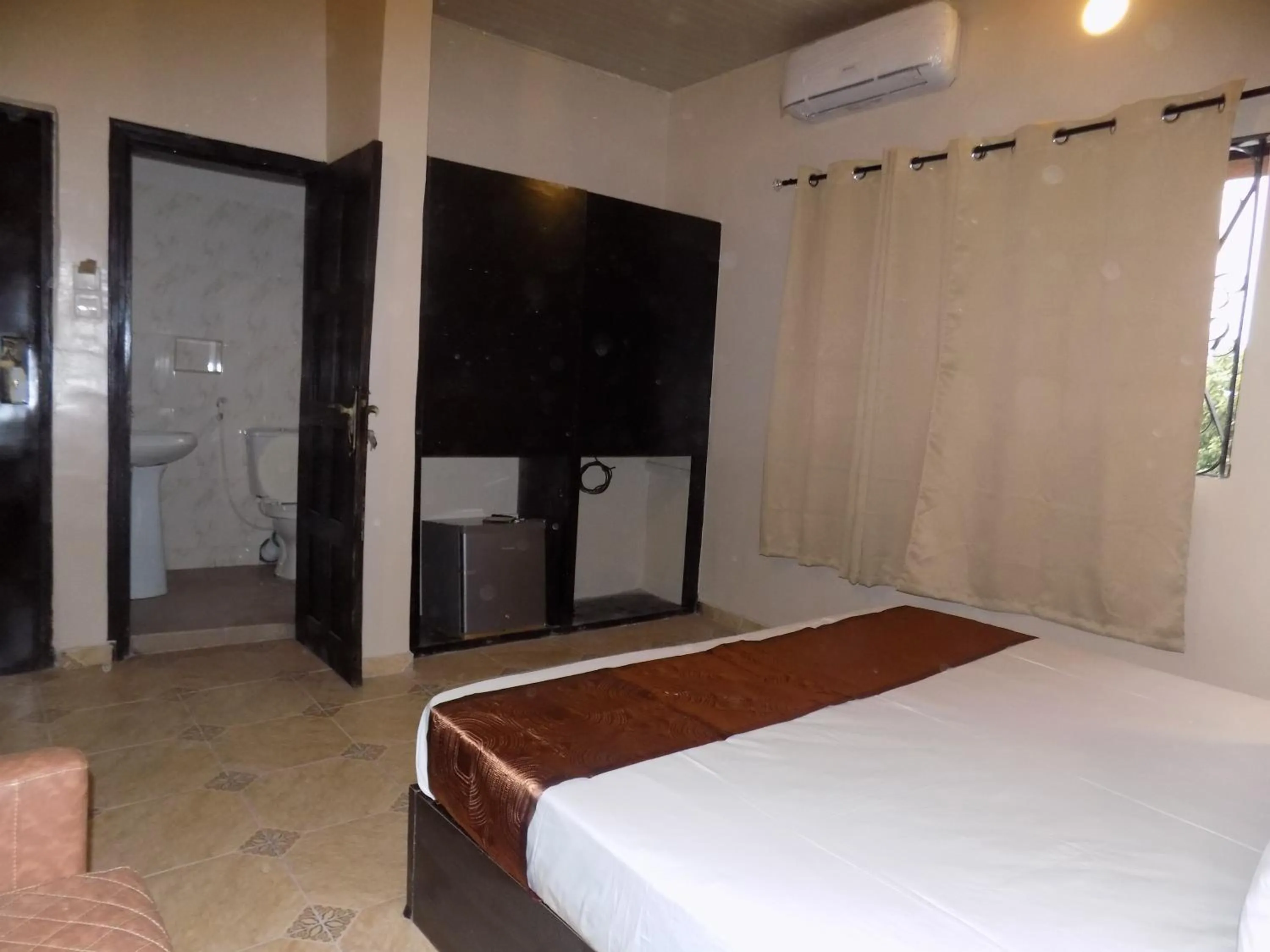 Bedroom, Bed in Posh Apartments Business Hotel