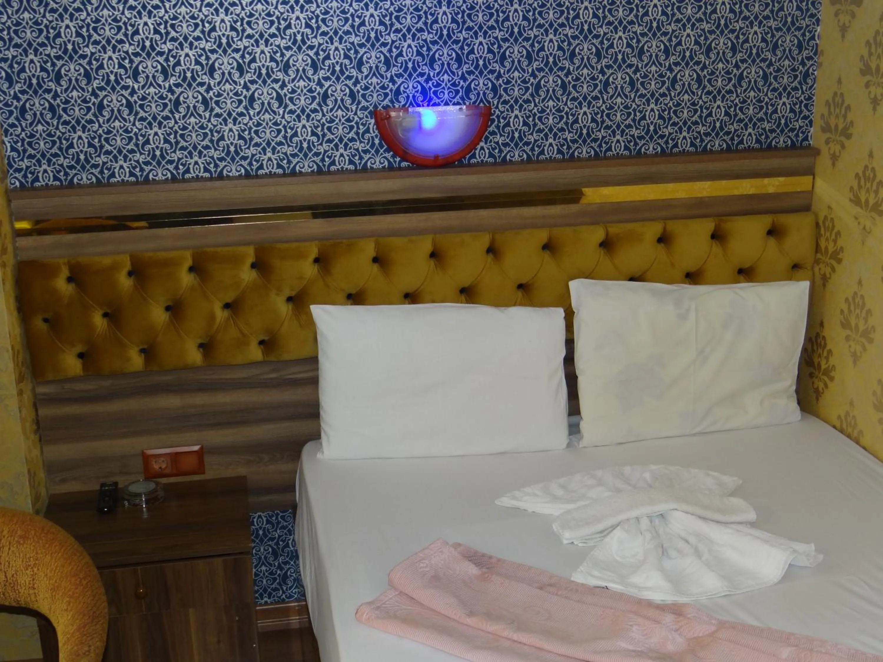 Bed in Meta Hotel