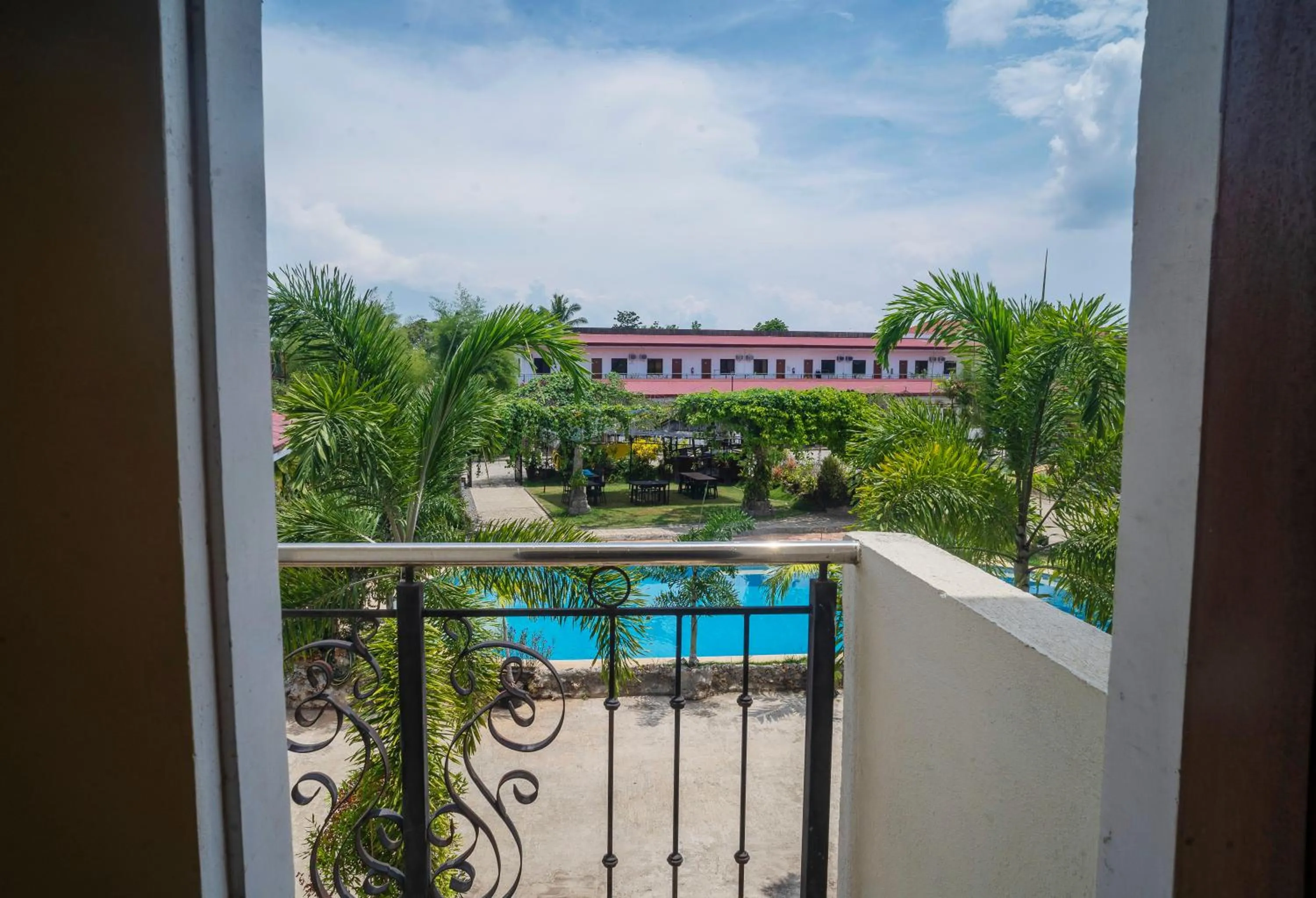 Panglao Village Court Apartment Stay Inn