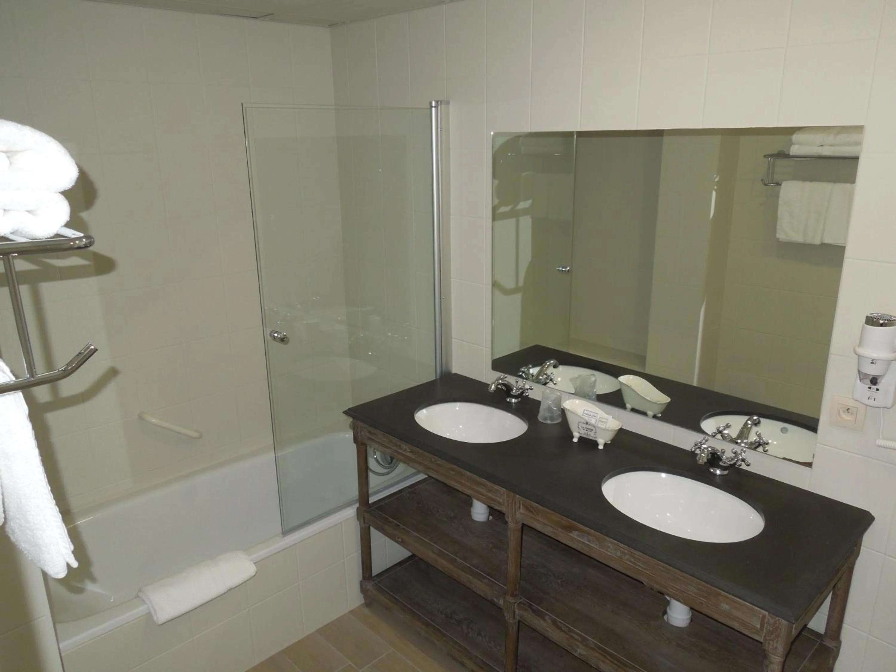 Bathroom in Hotel Heritage