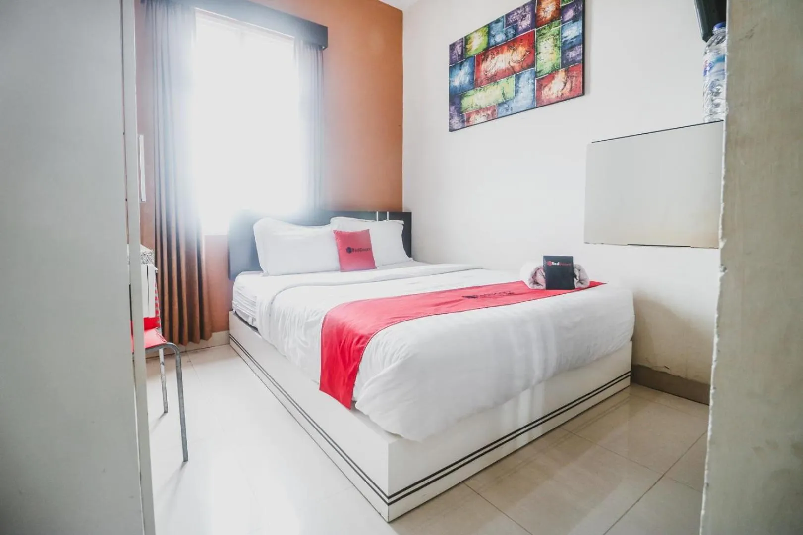 Bedroom, Bed in RedDoorz Plus near Universitas Negeri Makassar
