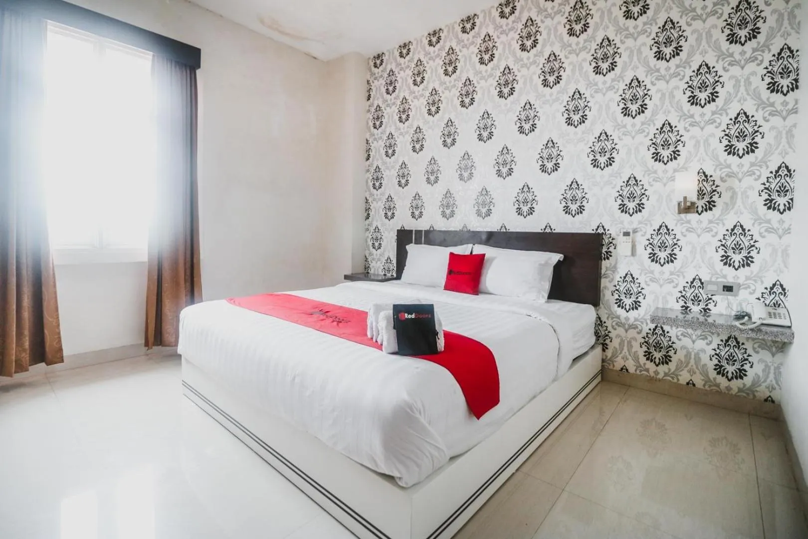 Bedroom, Bed in RedDoorz Plus near Universitas Negeri Makassar