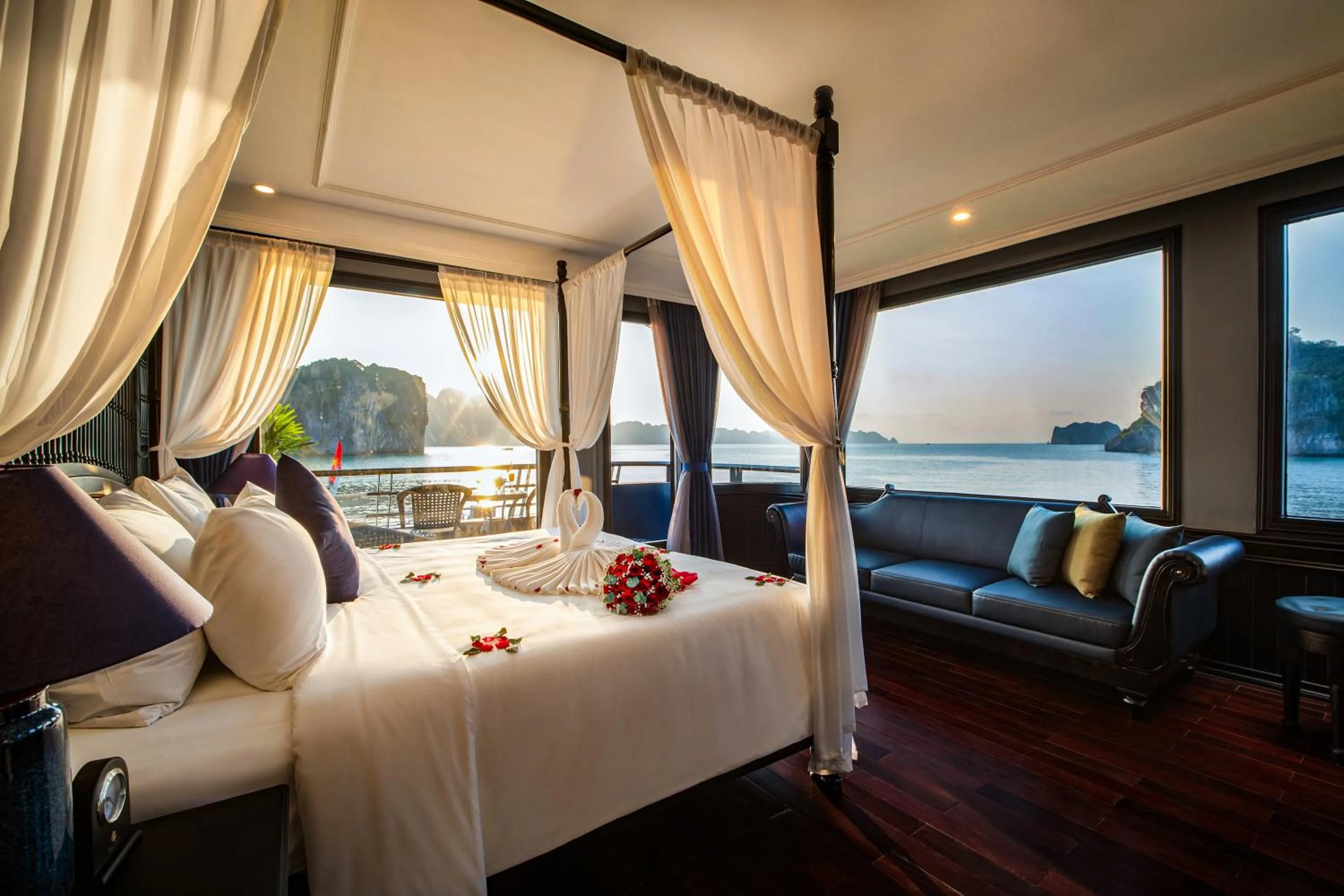 Bed in Rosy Cruises