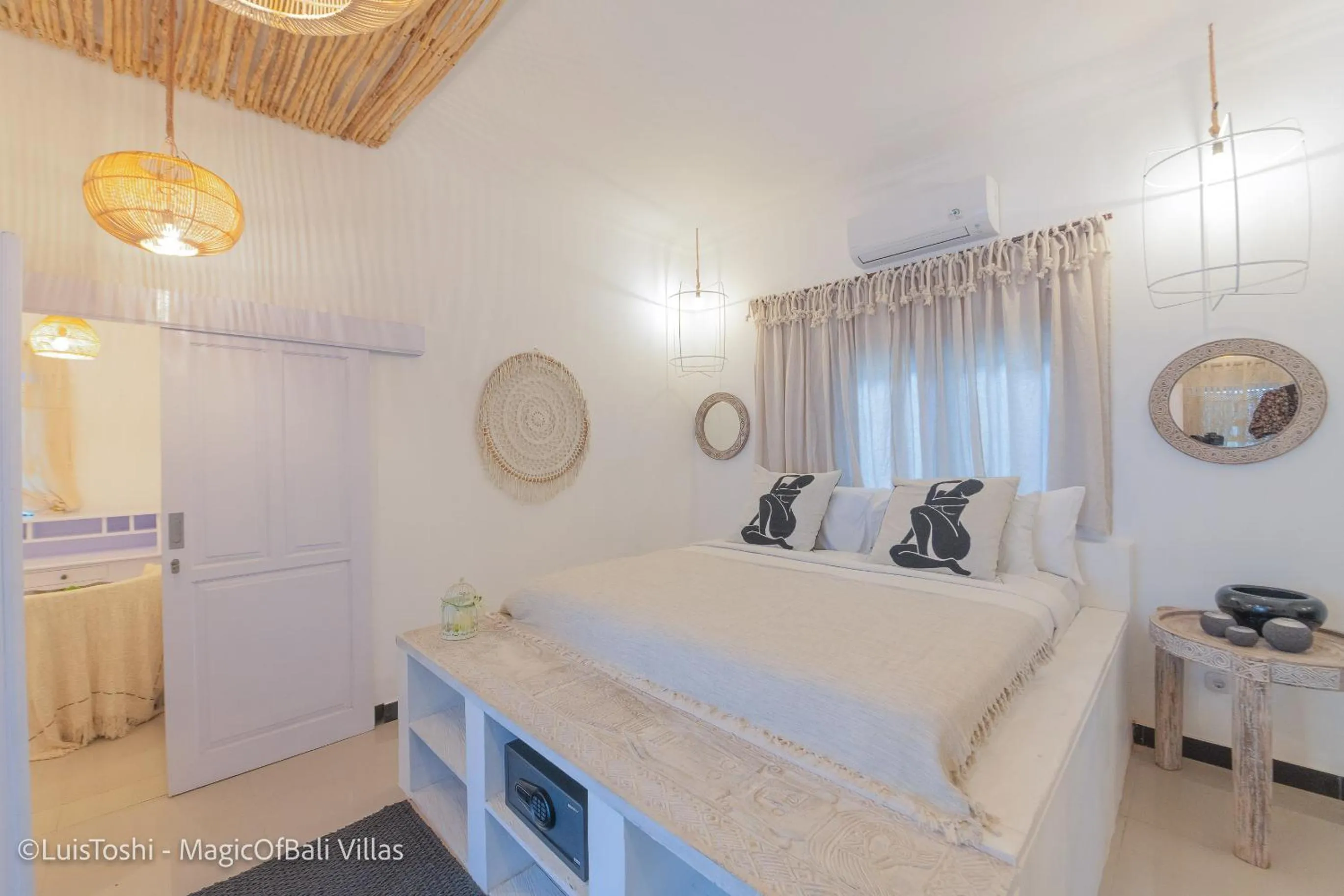 Bed in Smiling Cactus Villas