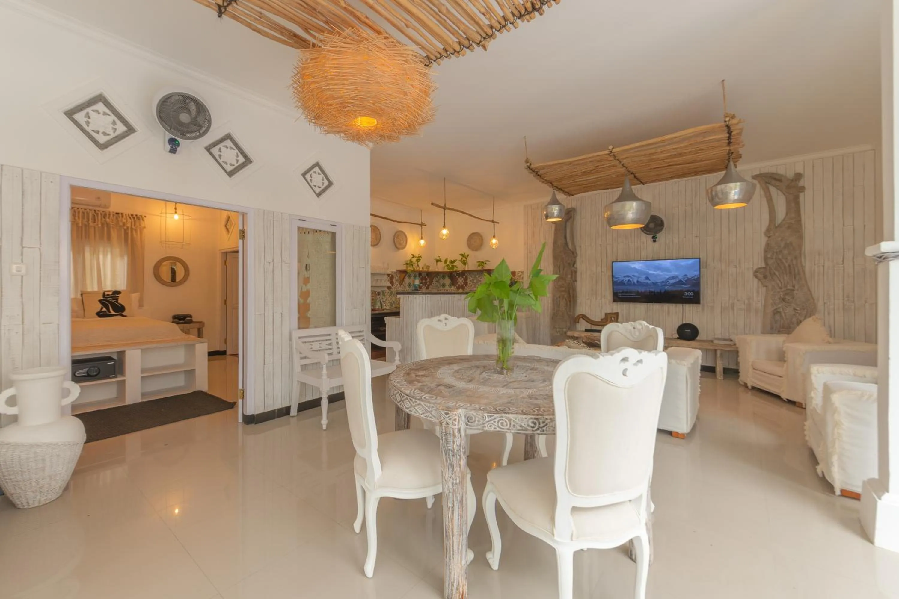 Dining area in Smiling Cactus Villas