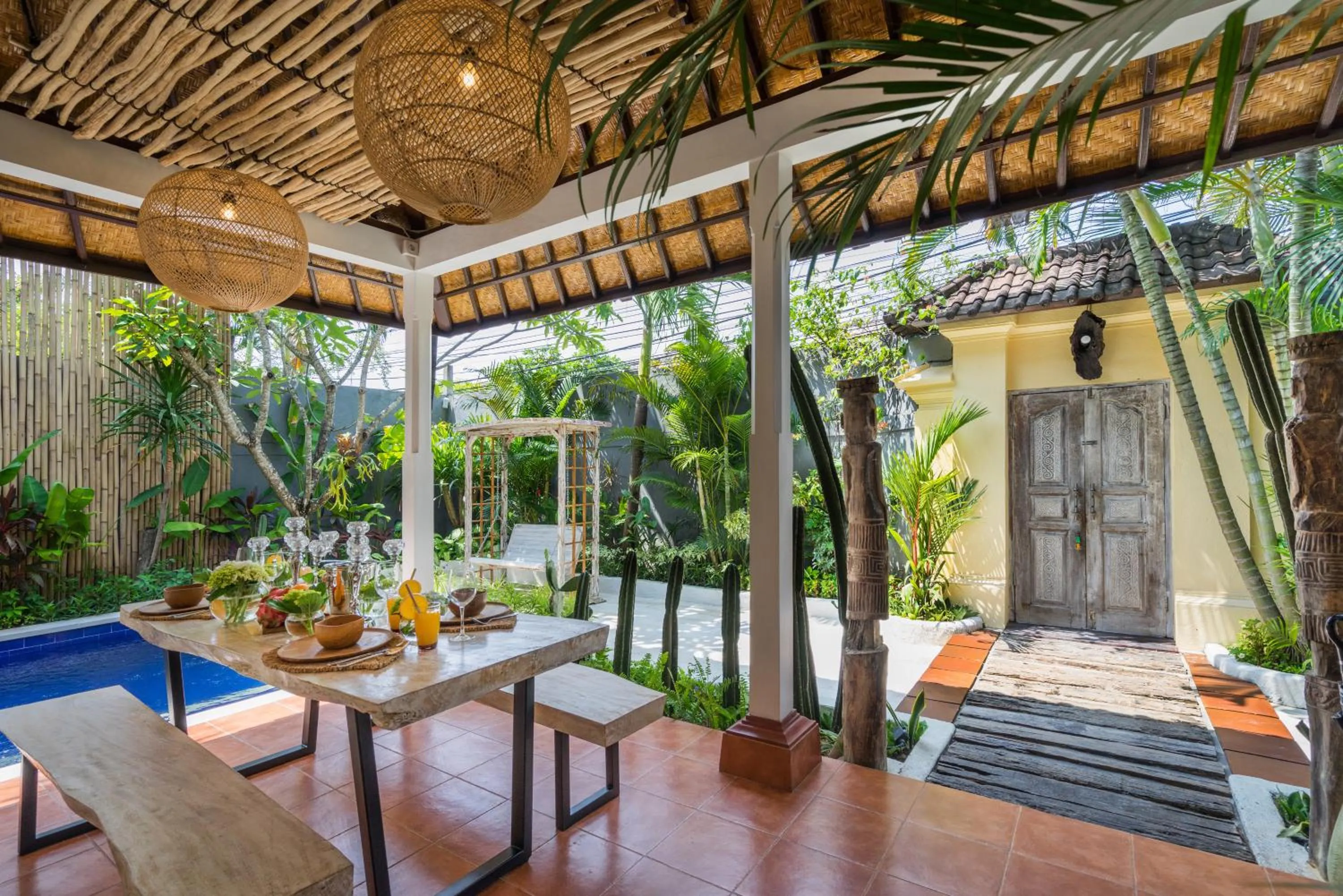 Day in Smiling Cactus Villas