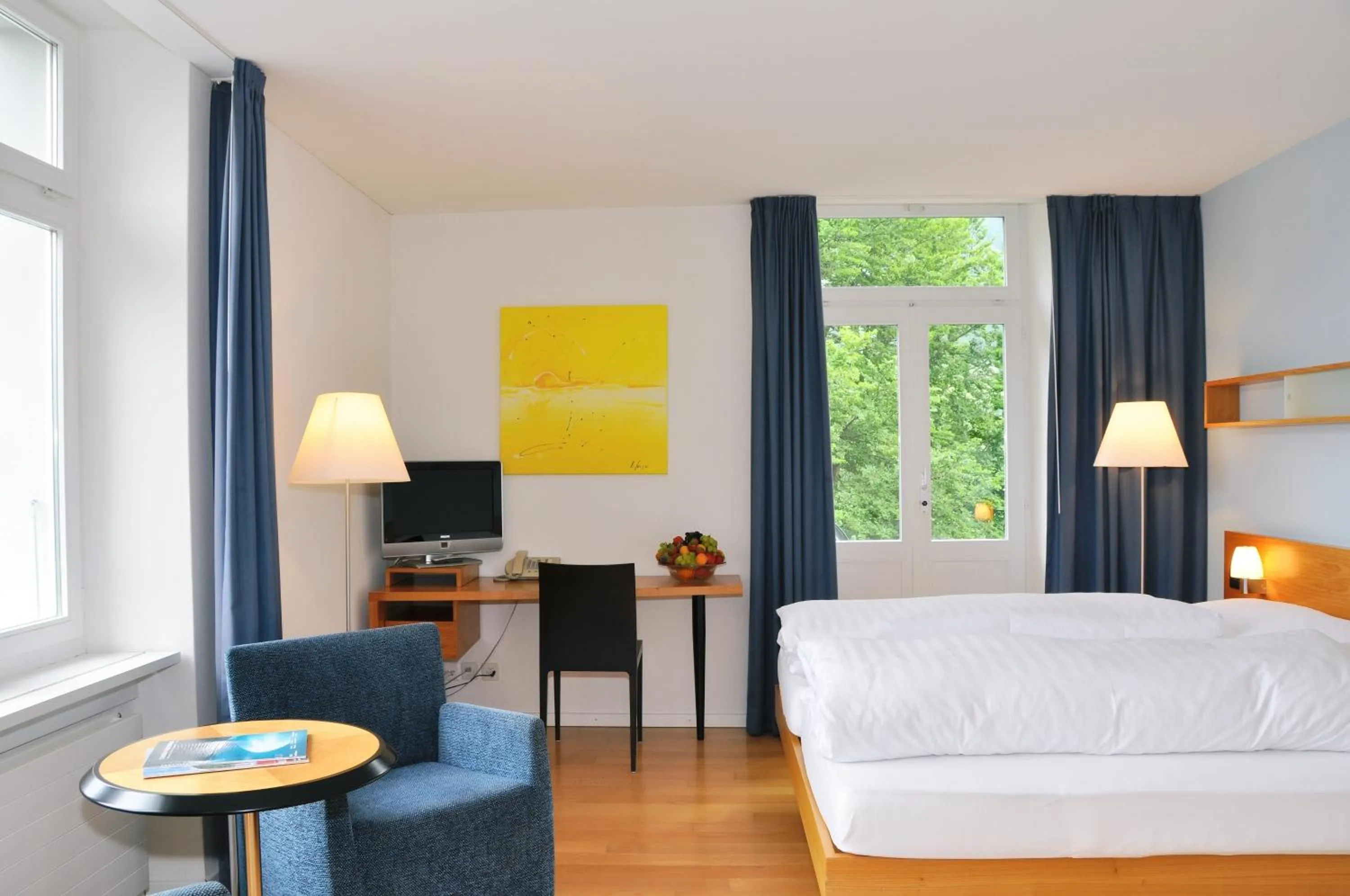 Day, Bed in Hotel Fravi