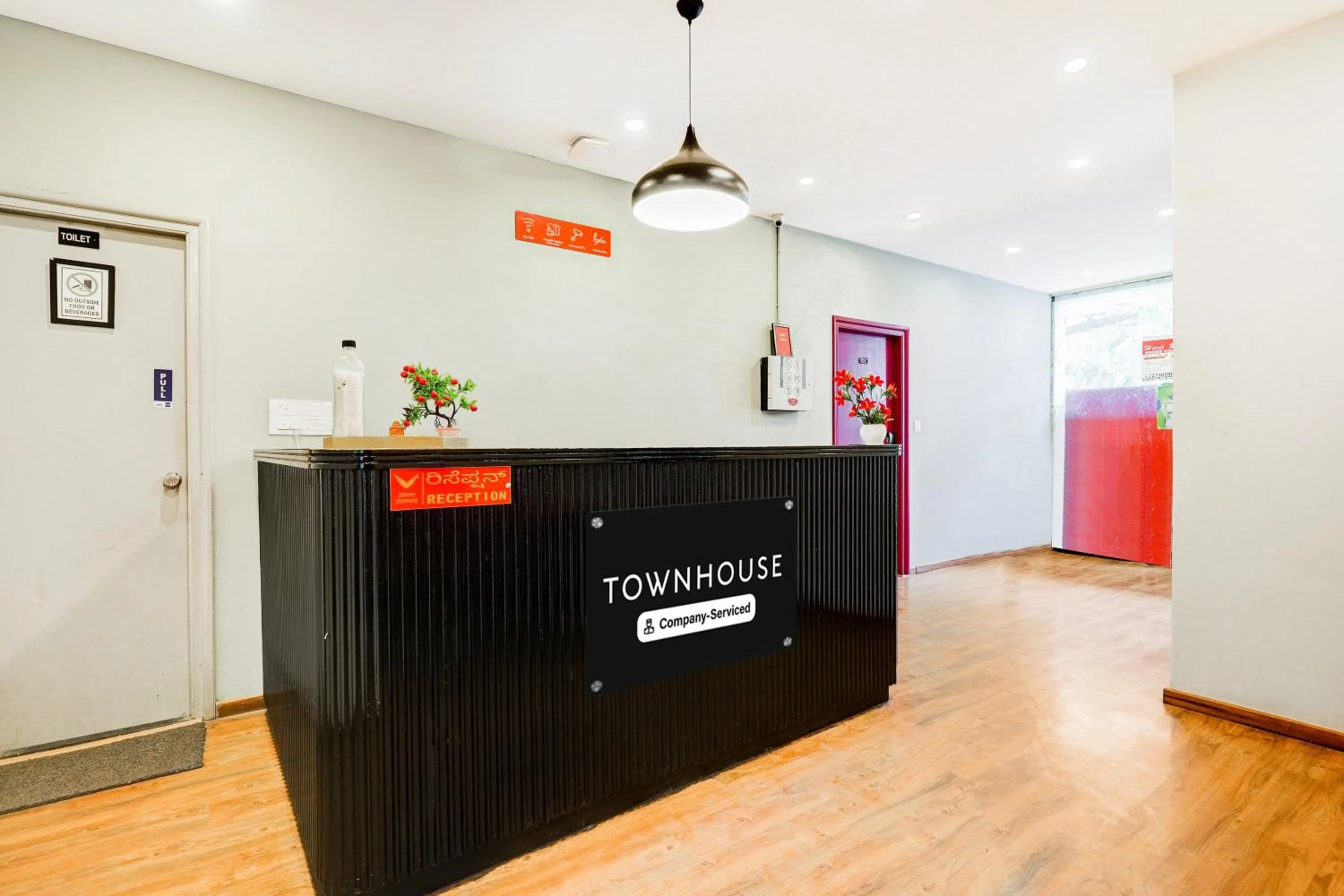 Lobby or reception in Super Townhouse RR Nagar