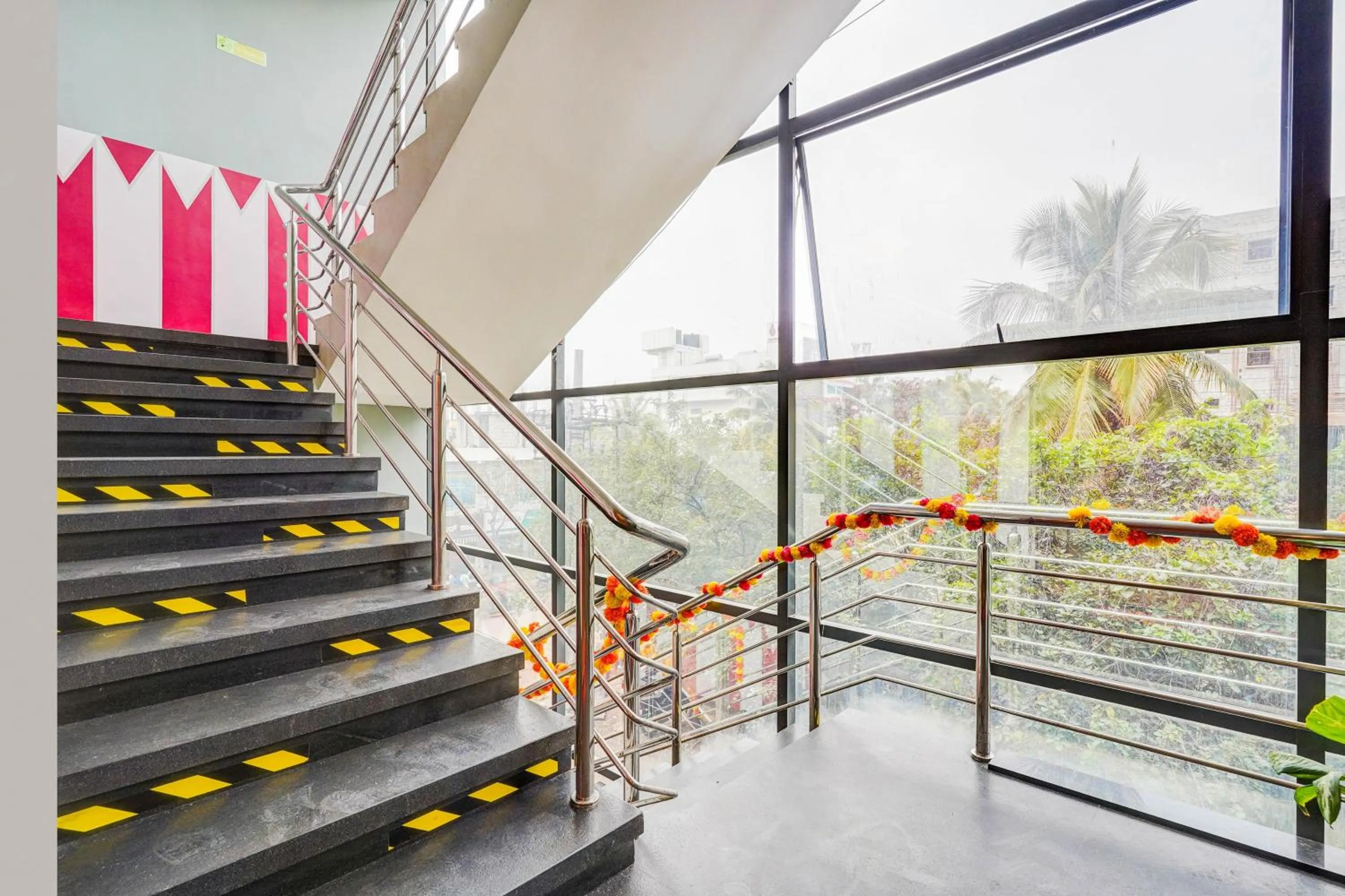 Lobby or reception in Super Townhouse RR Nagar