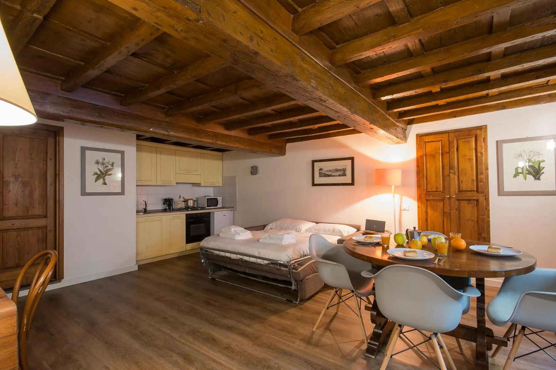 Living room in Calzaiuoli loft