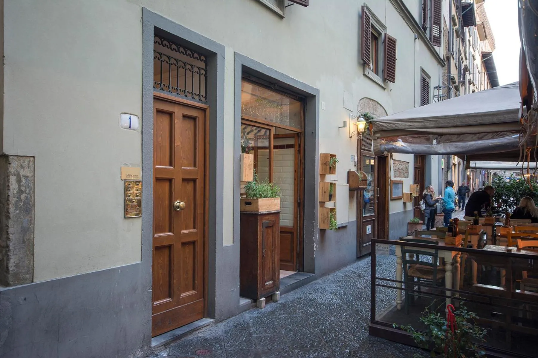 Property building in Calzaiuoli loft
