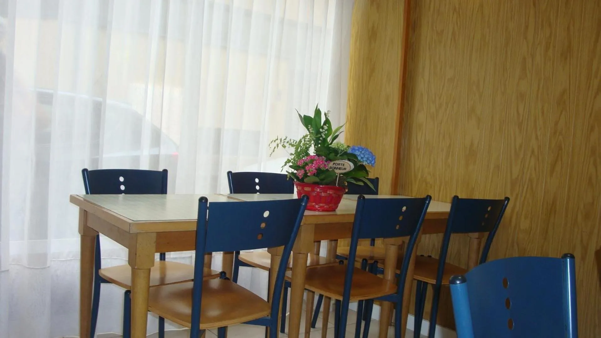 Restaurant/places to eat in Hotel des Vosges