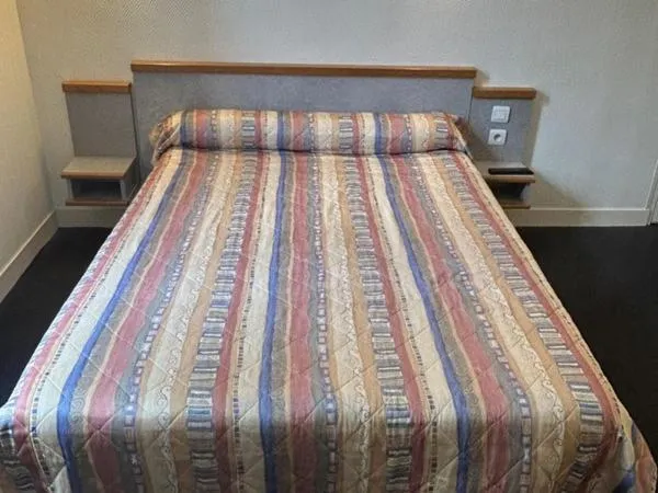 Bed in Hotel des Vosges