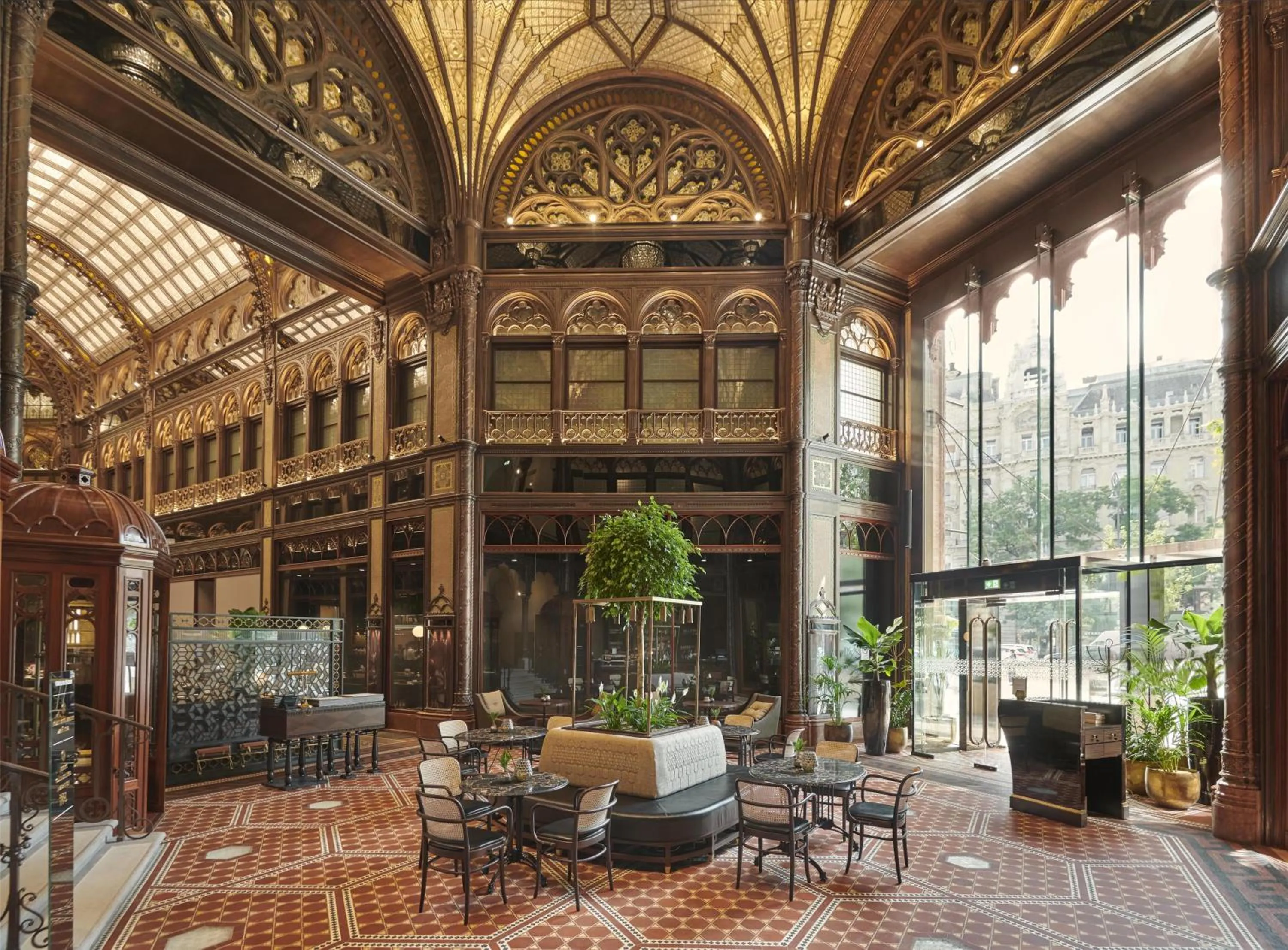 Restaurant/places to eat in Párisi Udvar Hotel Budapest, part of Hyatt