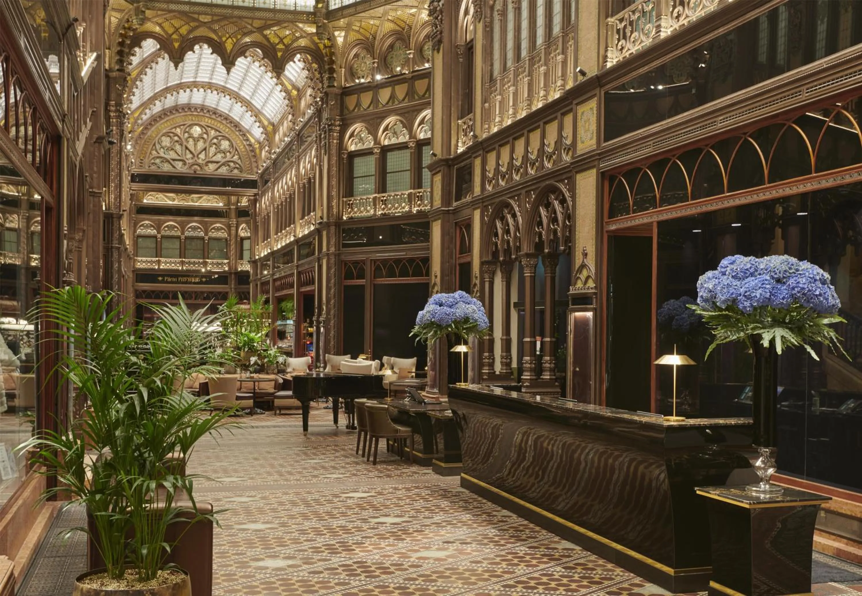 Lobby or reception in Párisi Udvar Hotel Budapest, part of Hyatt