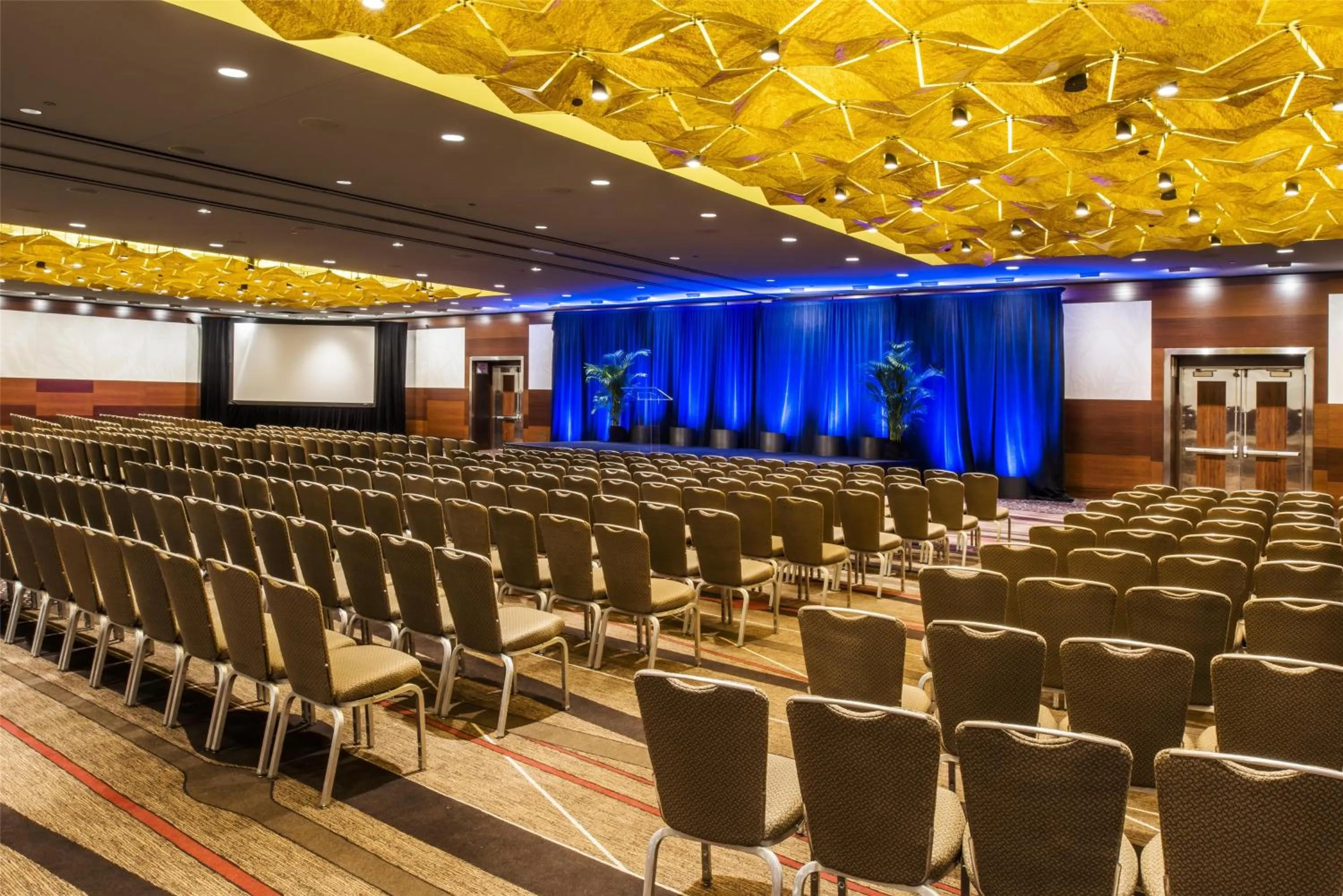 Lobby or reception in Párisi Udvar Hotel Budapest, part of Hyatt