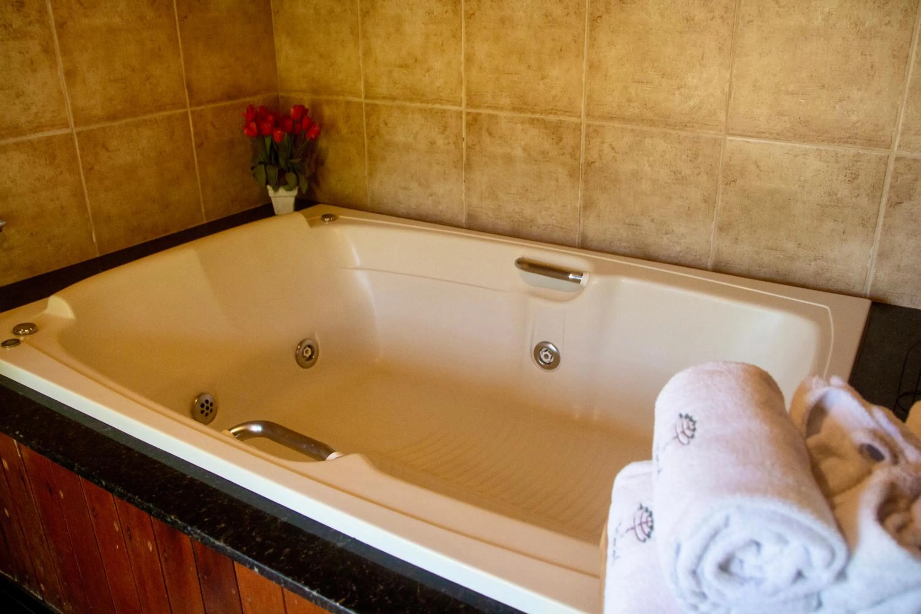 Hot Tub in Pousada Moriá