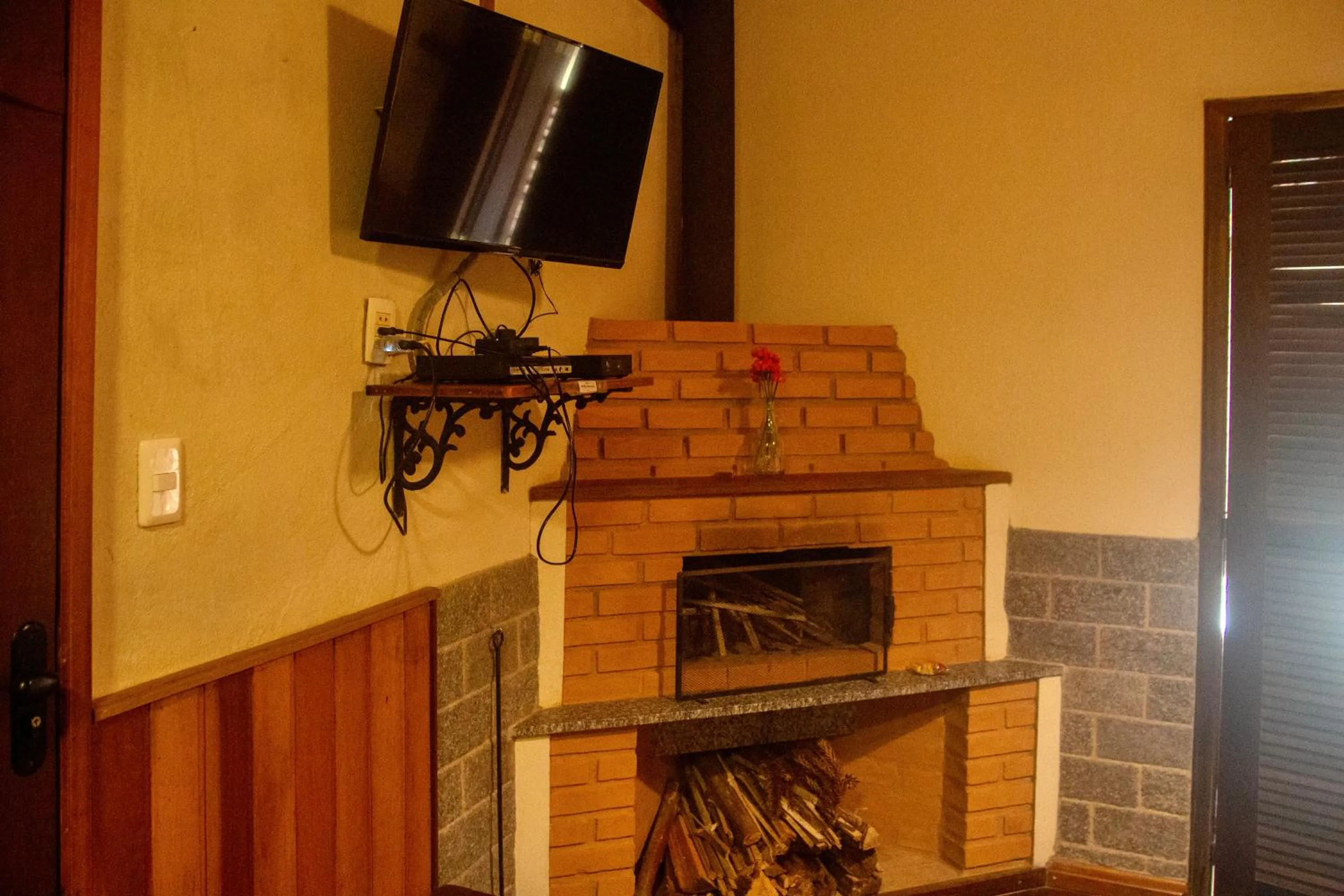 fireplace in Pousada Moriá