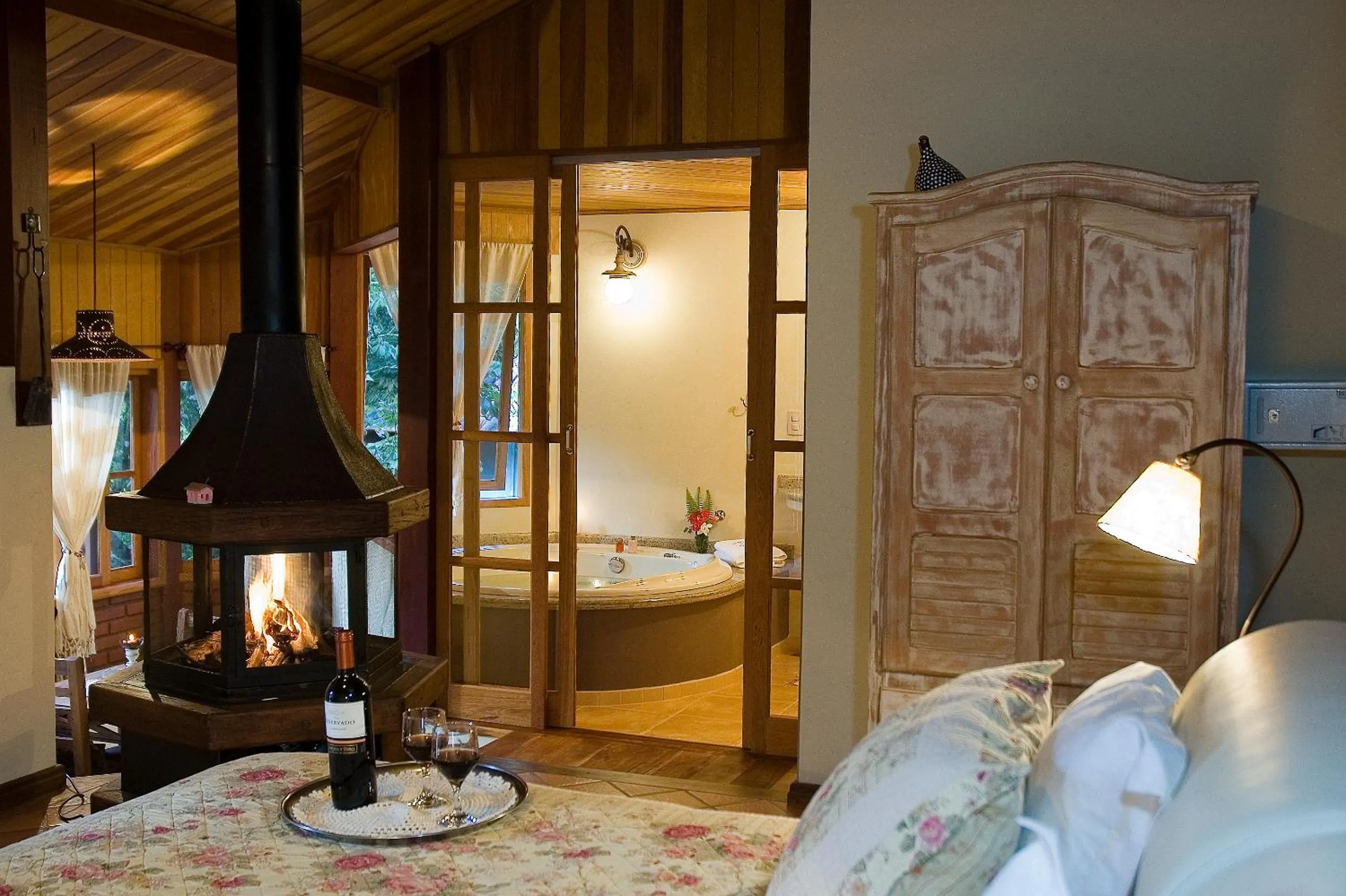 Photo of the whole room, Bed in Pousada Moriá