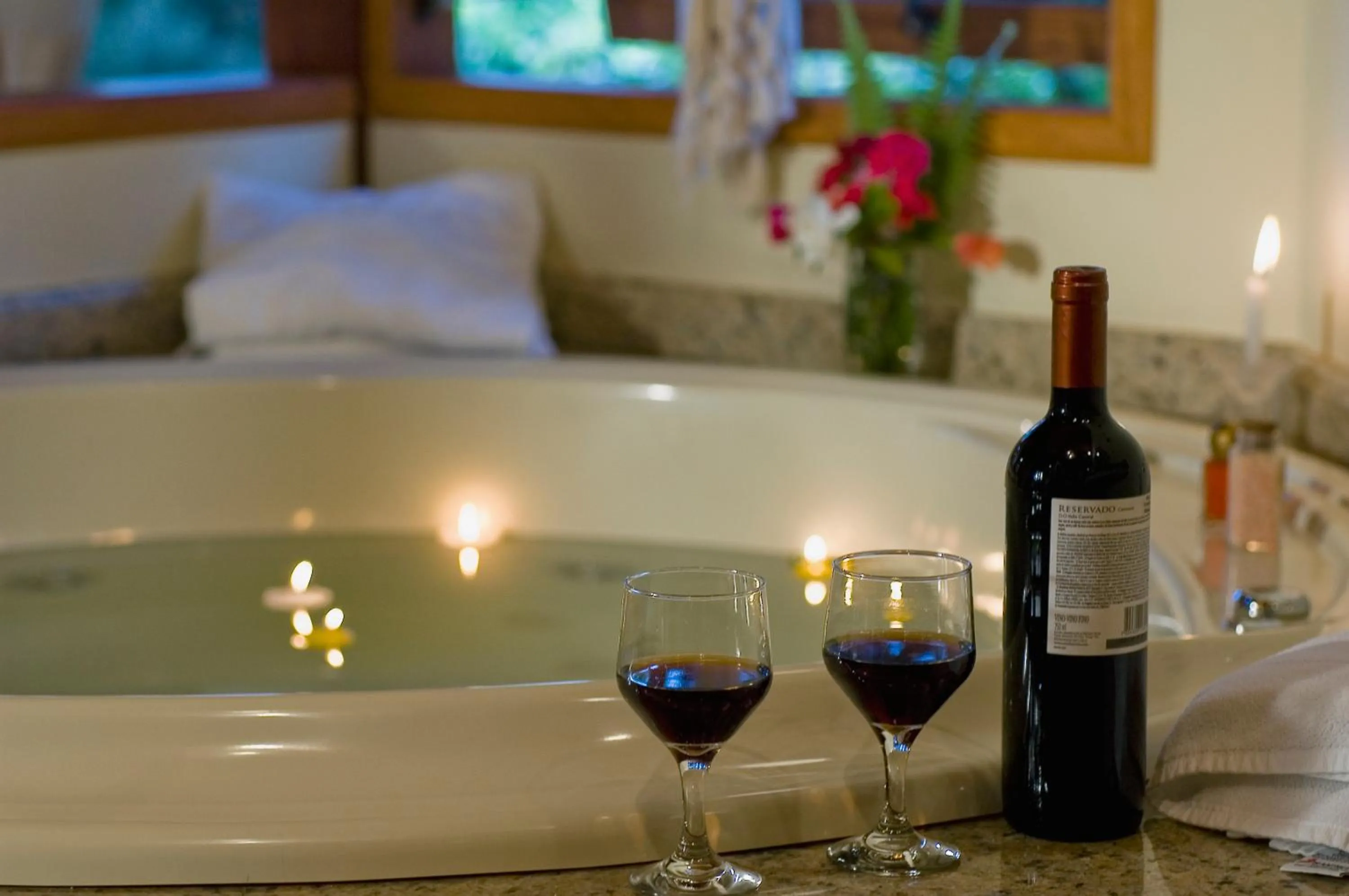 Hot Tub in Pousada Moriá