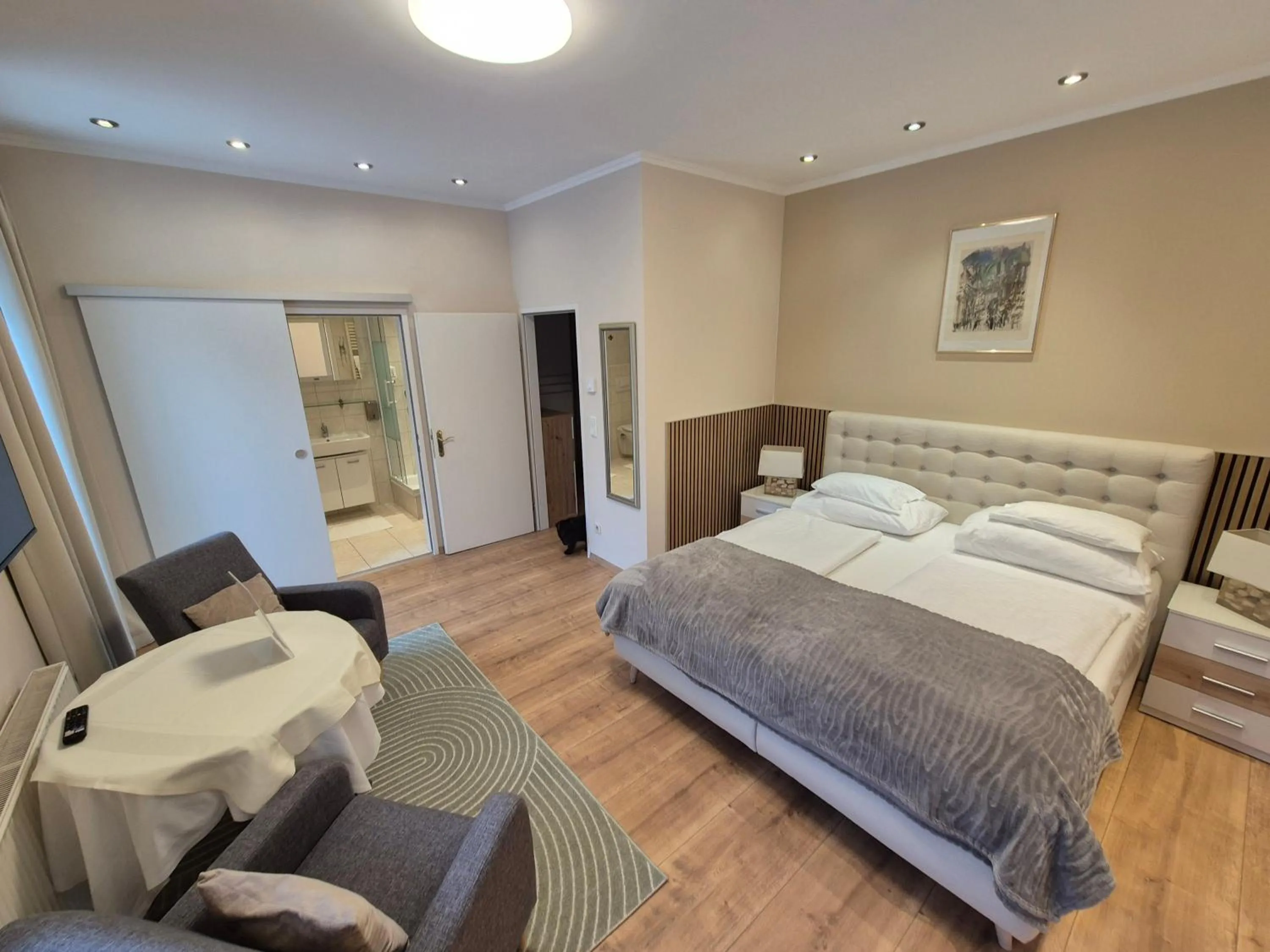 Photo of the whole room, Bed in Hotel Hotwagner