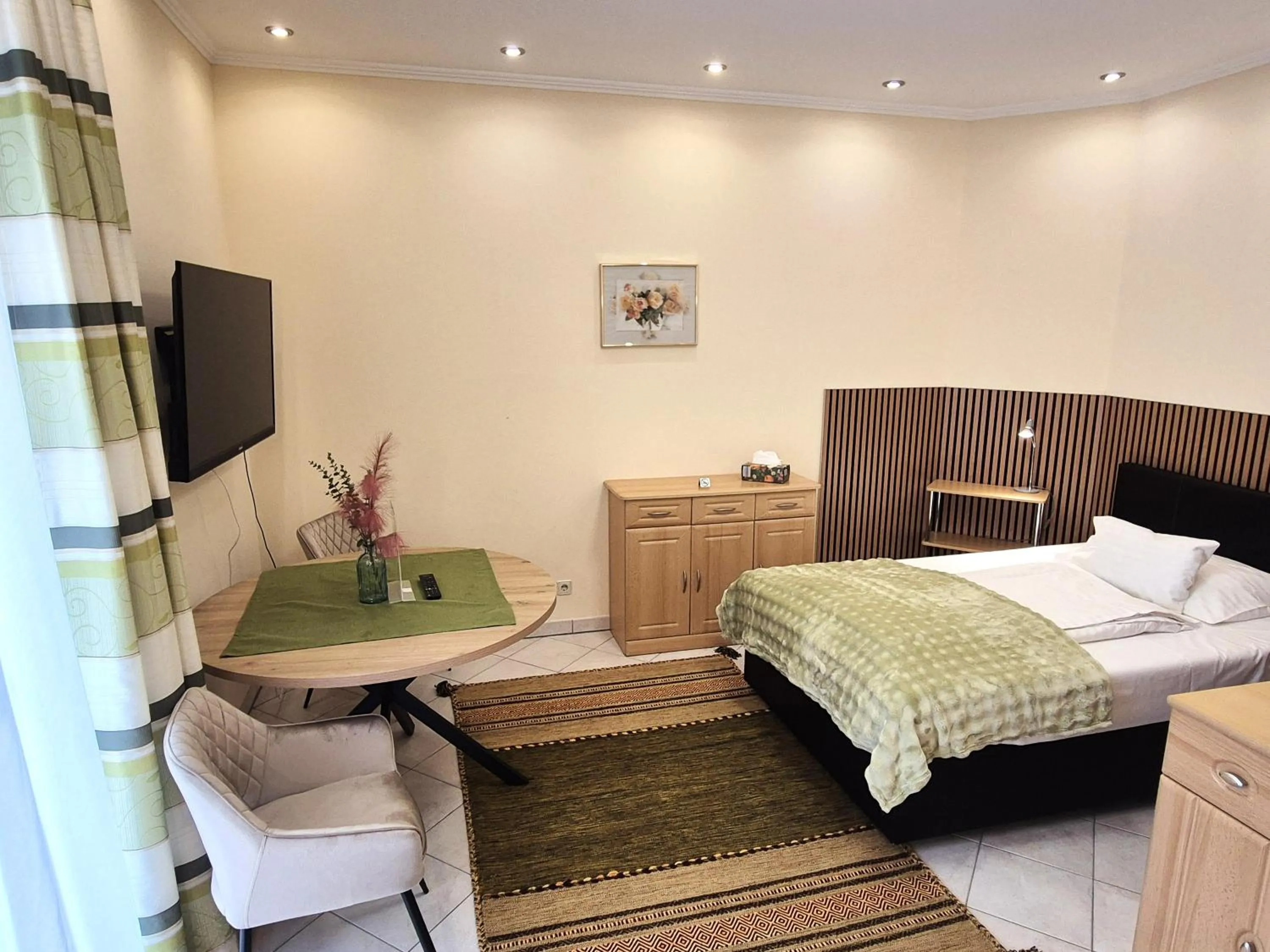 Photo of the whole room, Bed in Hotel Hotwagner