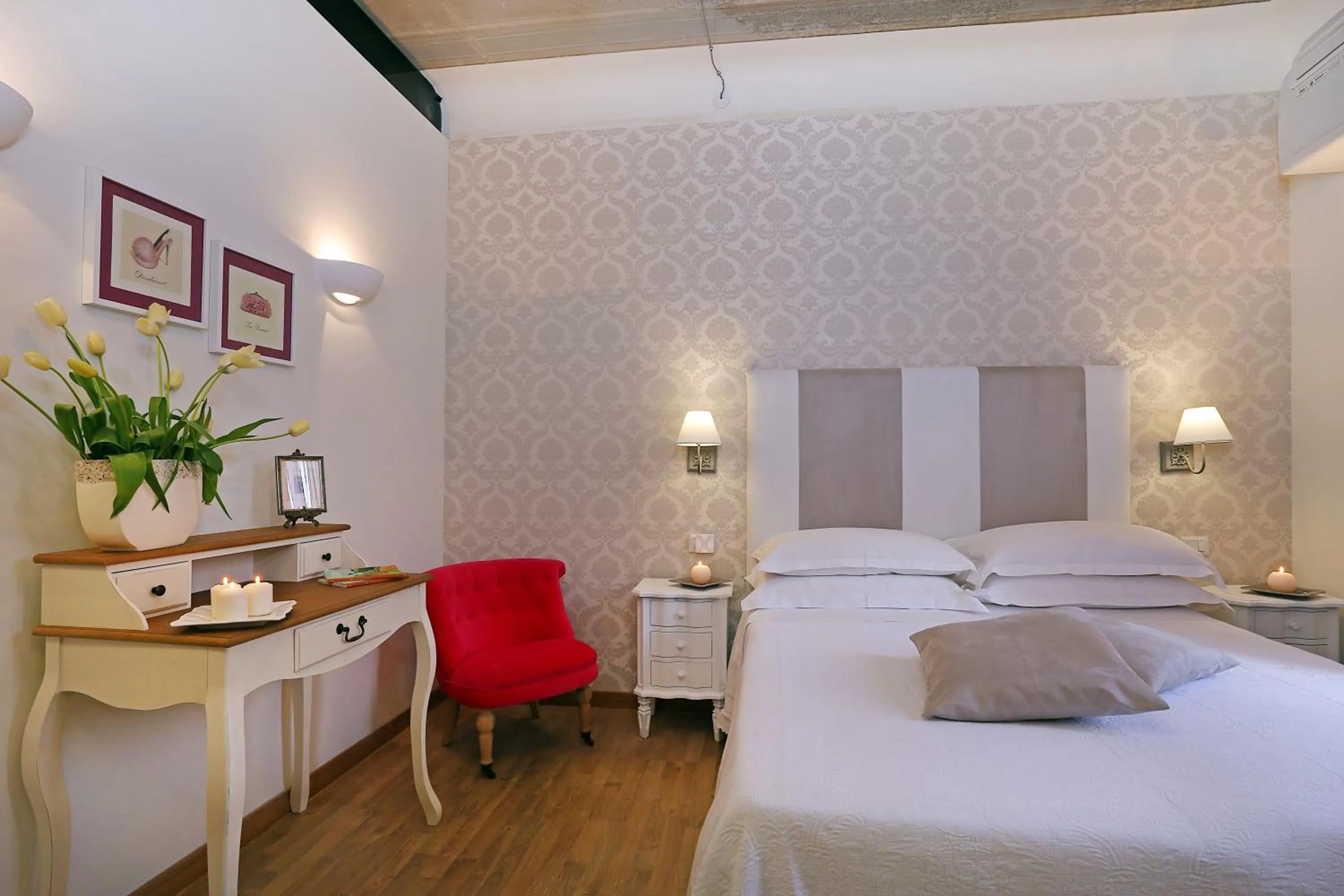 Bedroom, Bed in Daplace - HQH Colosseo
