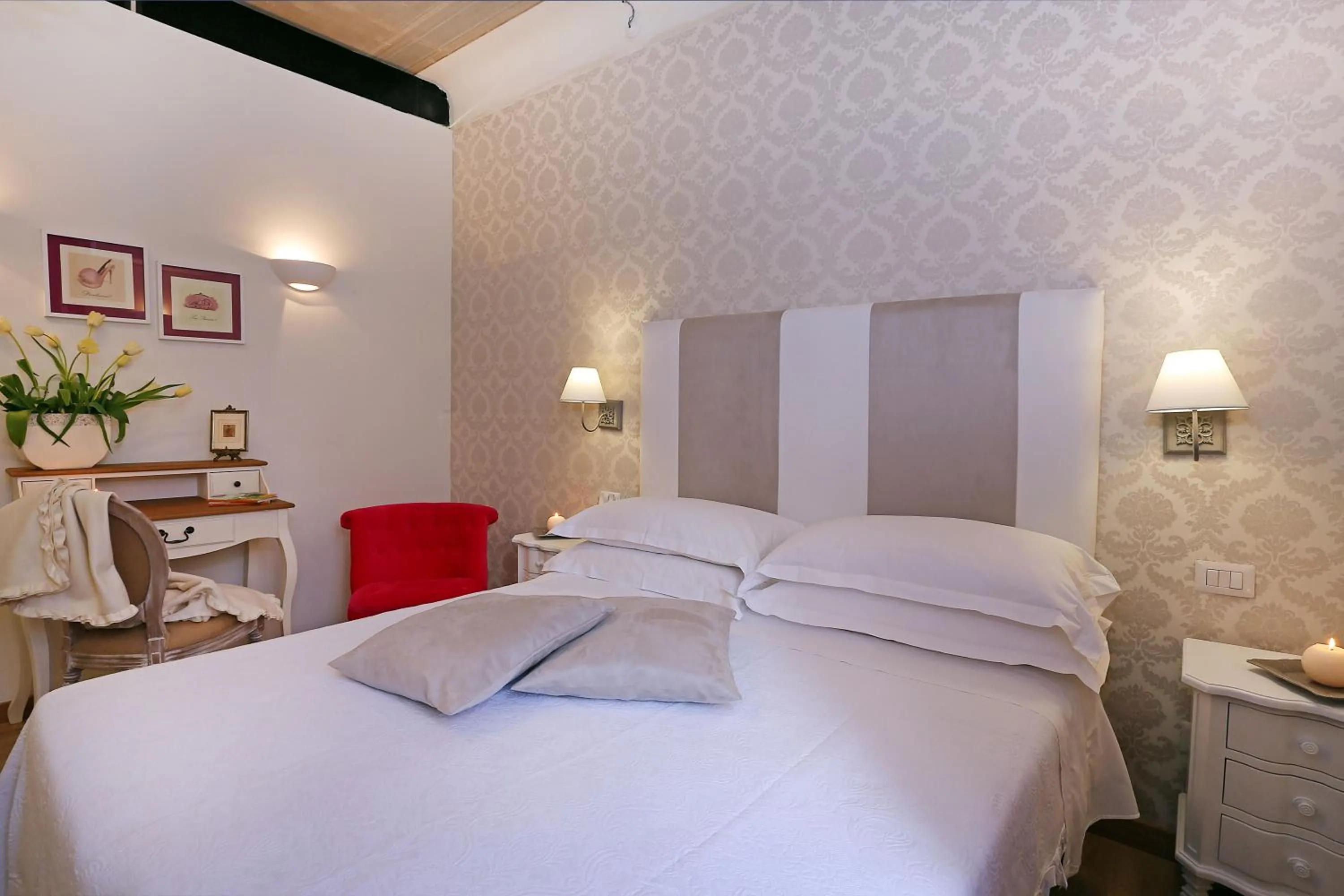 Bedroom, Bed in Daplace - HQH Colosseo