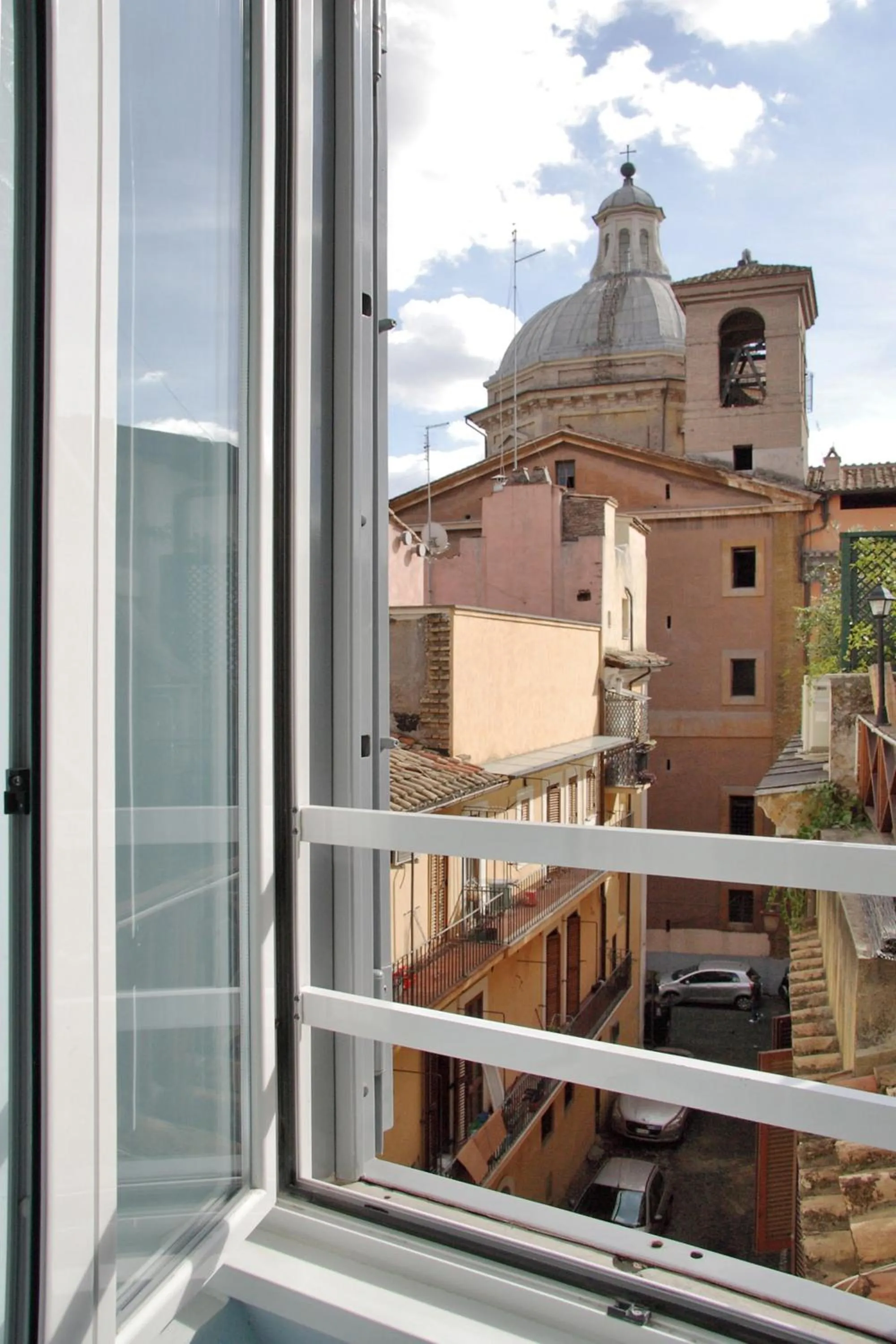 View (from property/room) in Daplace - HQH Colosseo