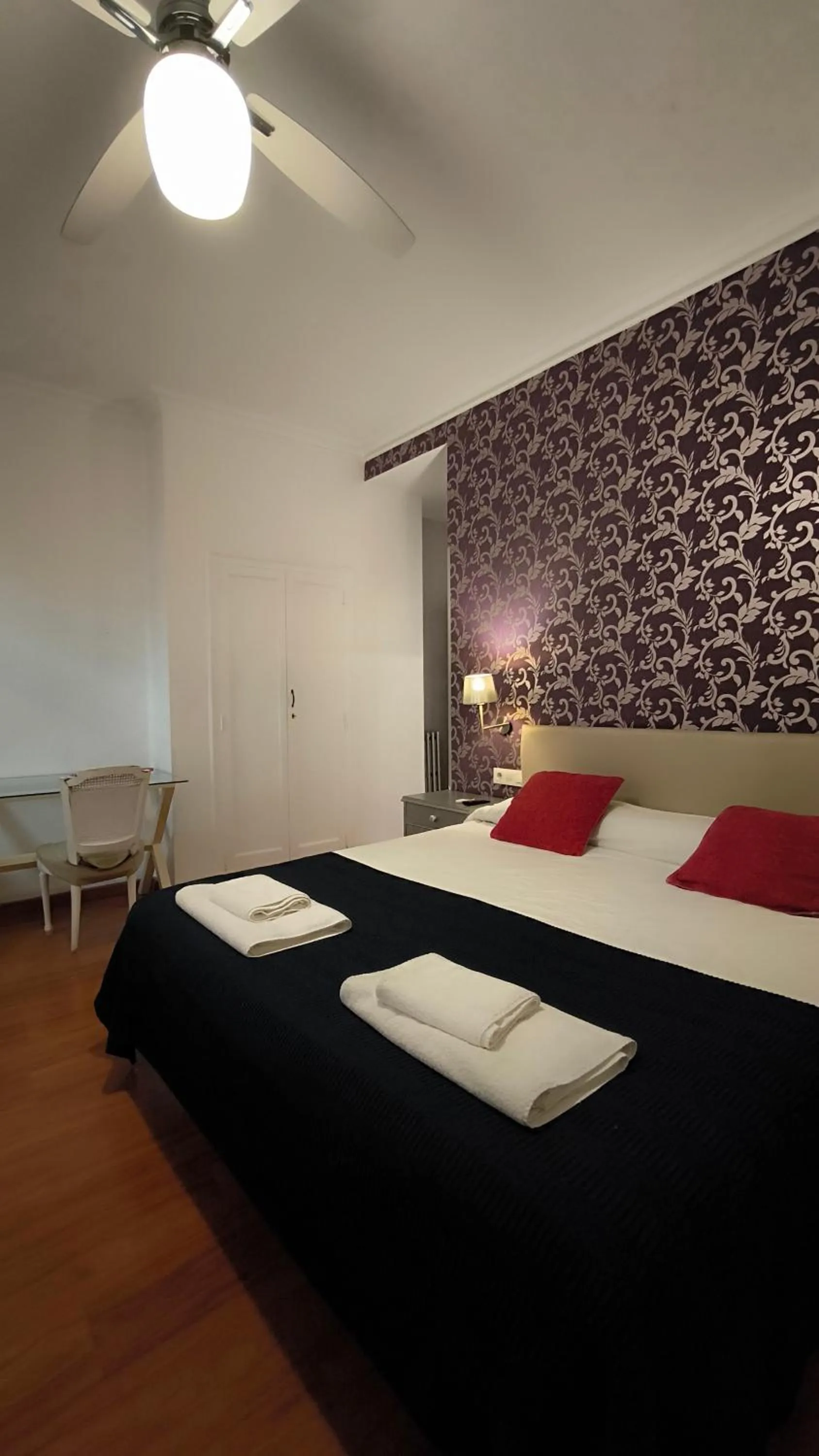 Bedroom, Bed in 7 Moons B&B