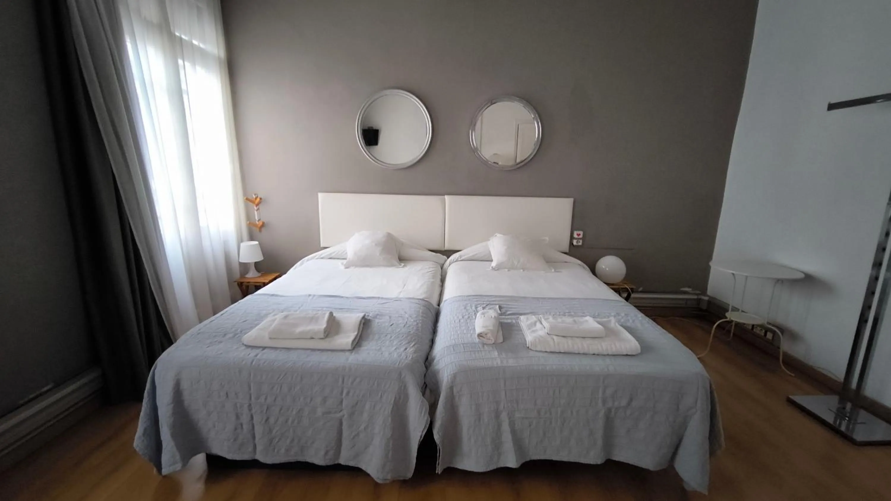 Bedroom, Bed in 7 Moons B&B