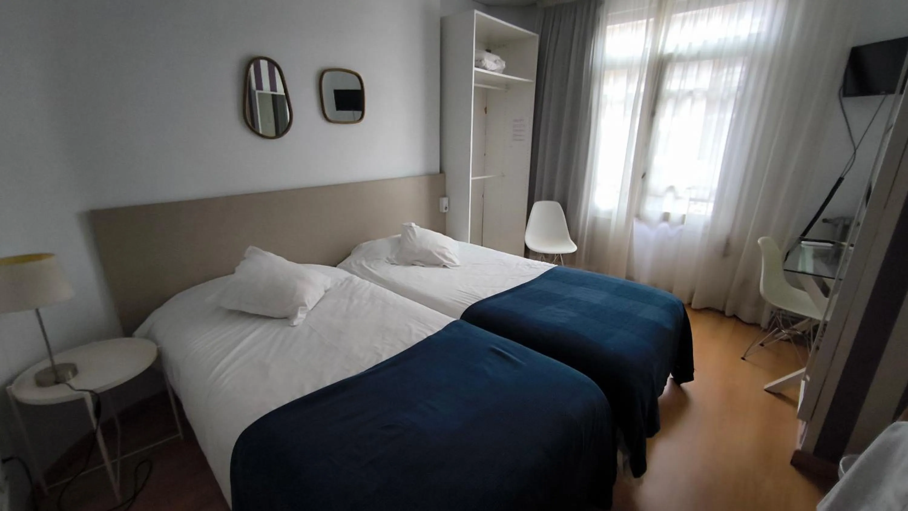 Bedroom, Bed in 7 Moons B&B