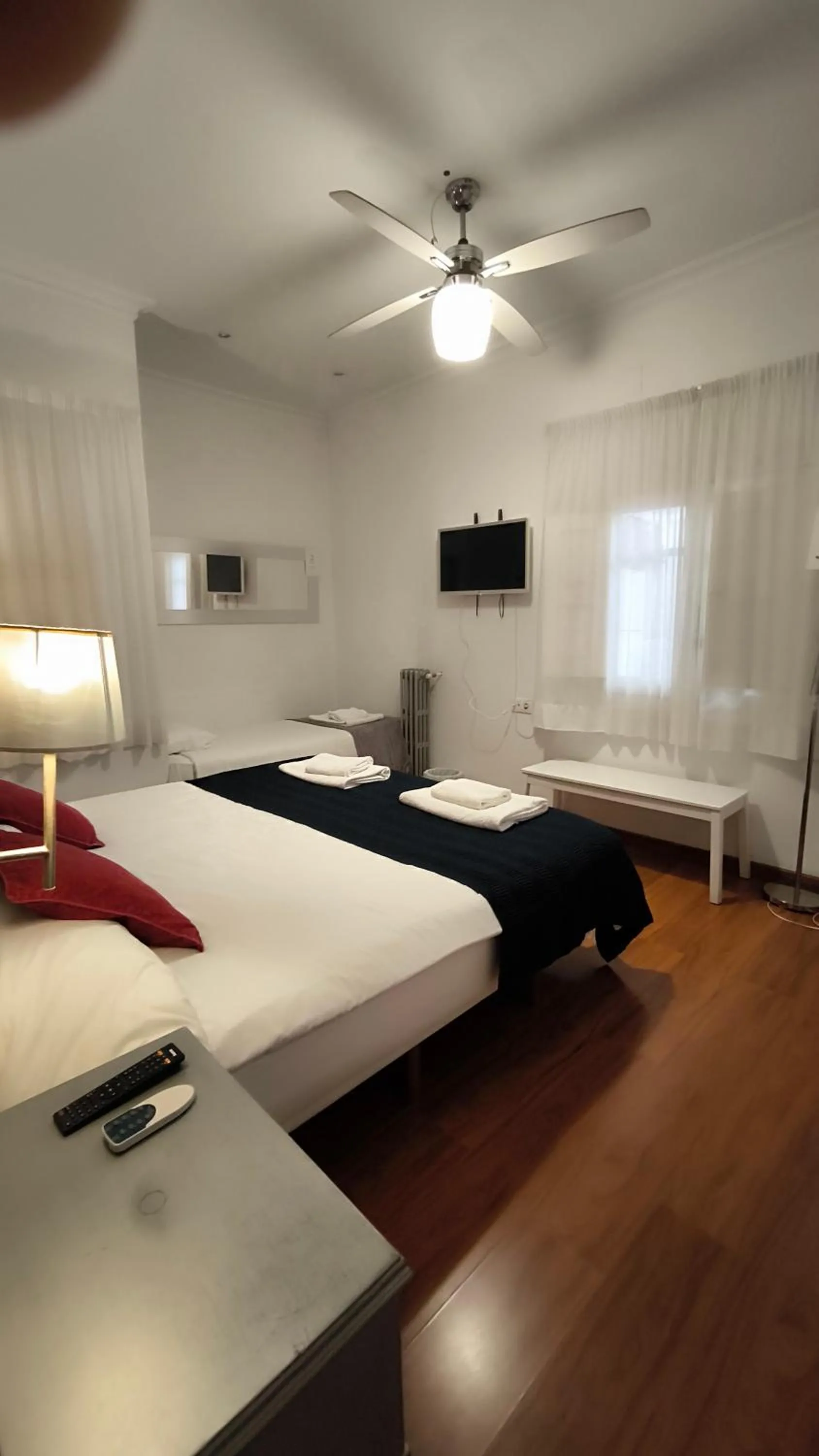 Bedroom, Bed in 7 Moons B&B