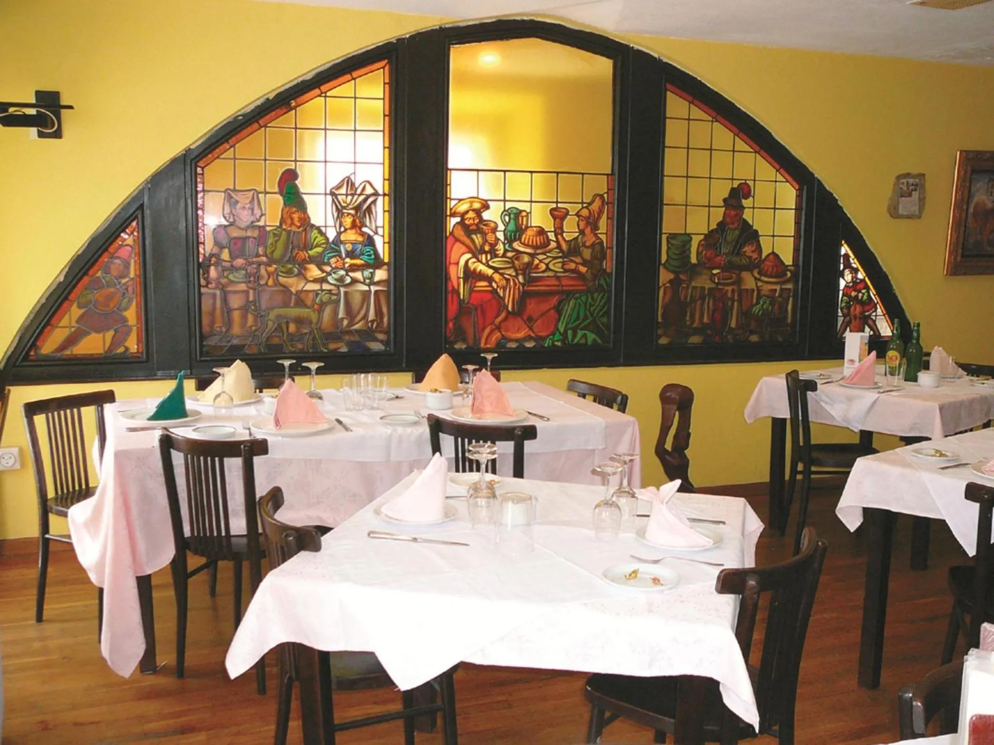 Restaurant/places to eat in La Casona de Jovellanos