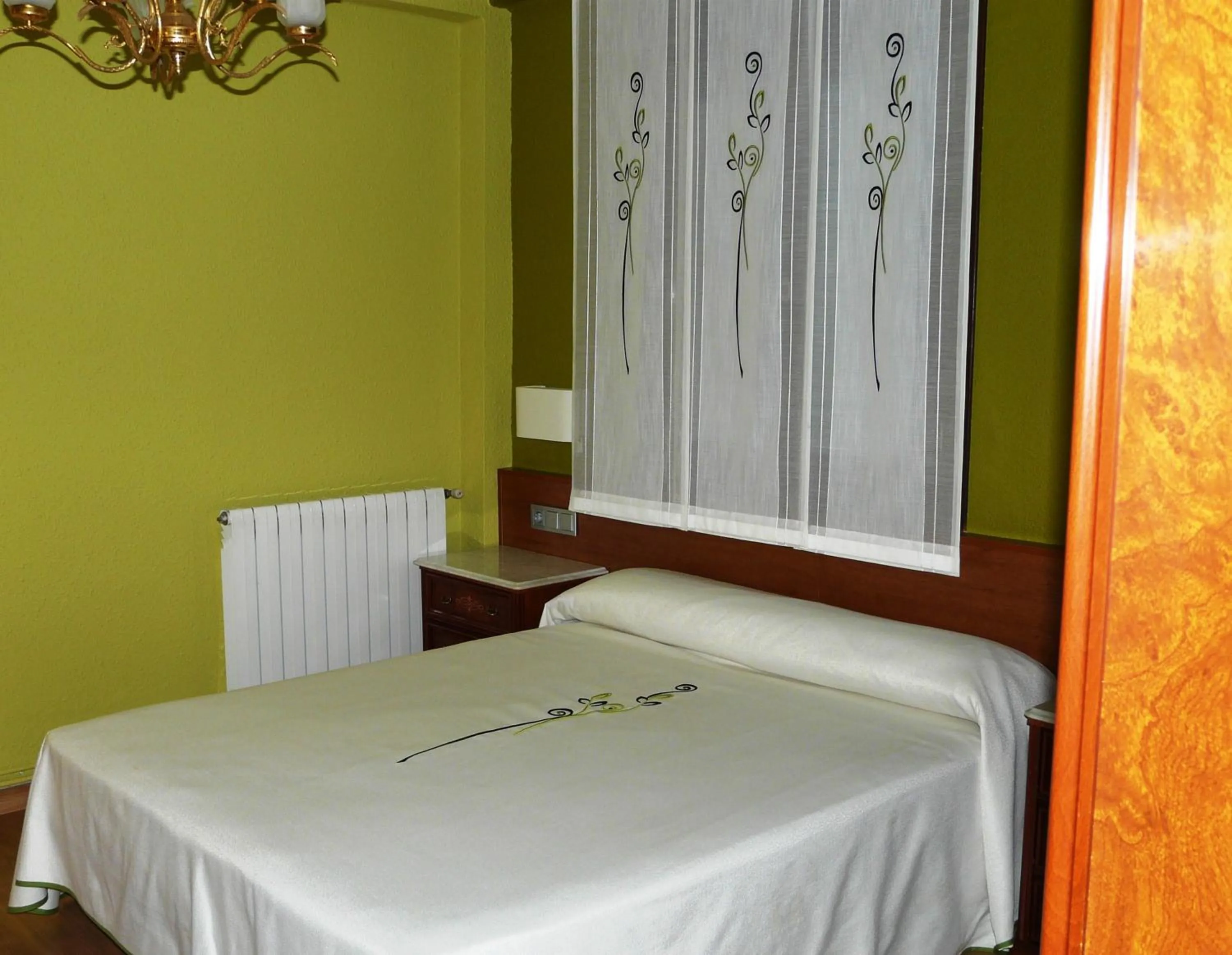 Bedroom, Bed in Apartamento Turístico Guara Casa Castro
