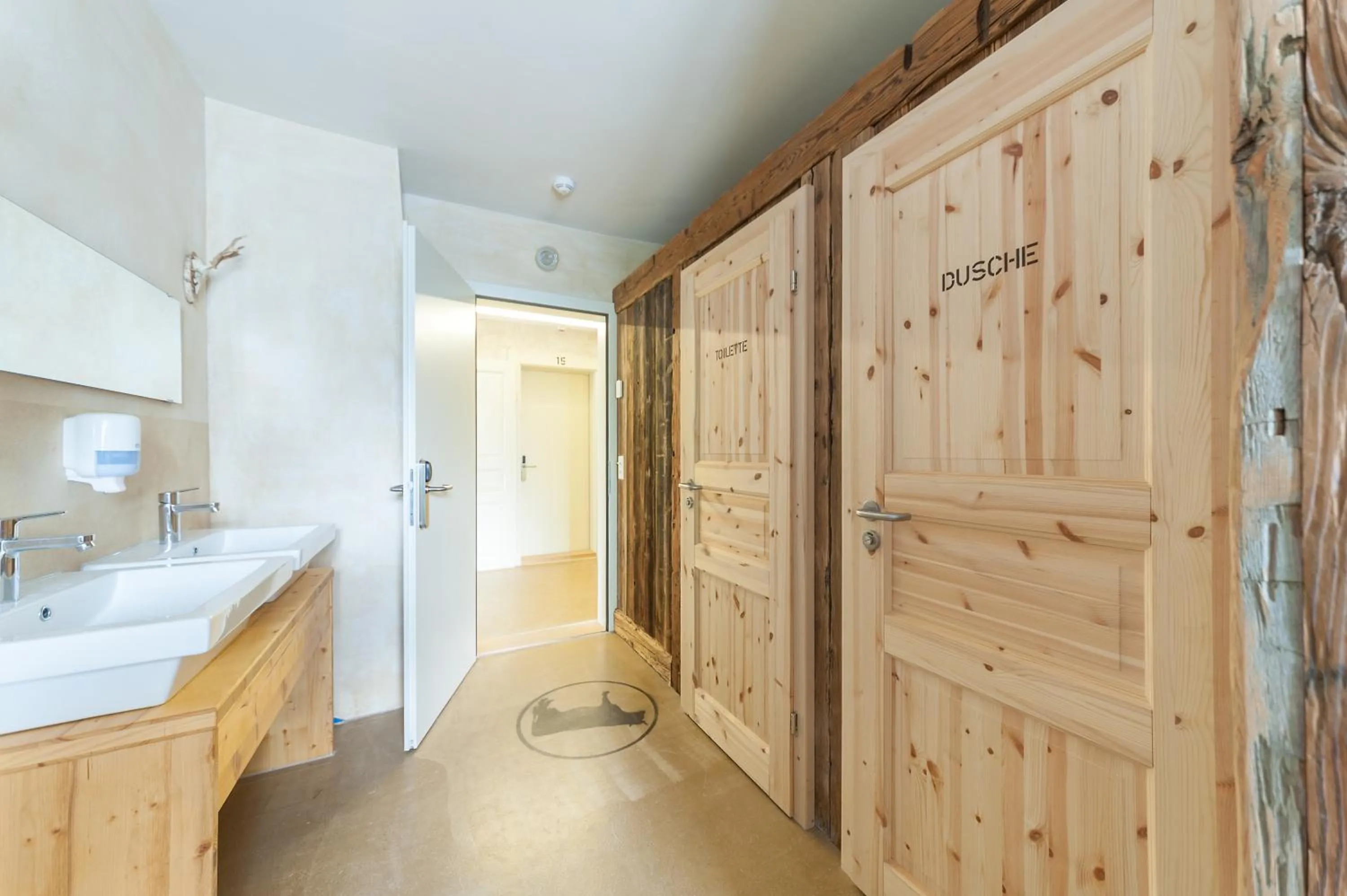 Shower in Apart Hotel Wetterhorn