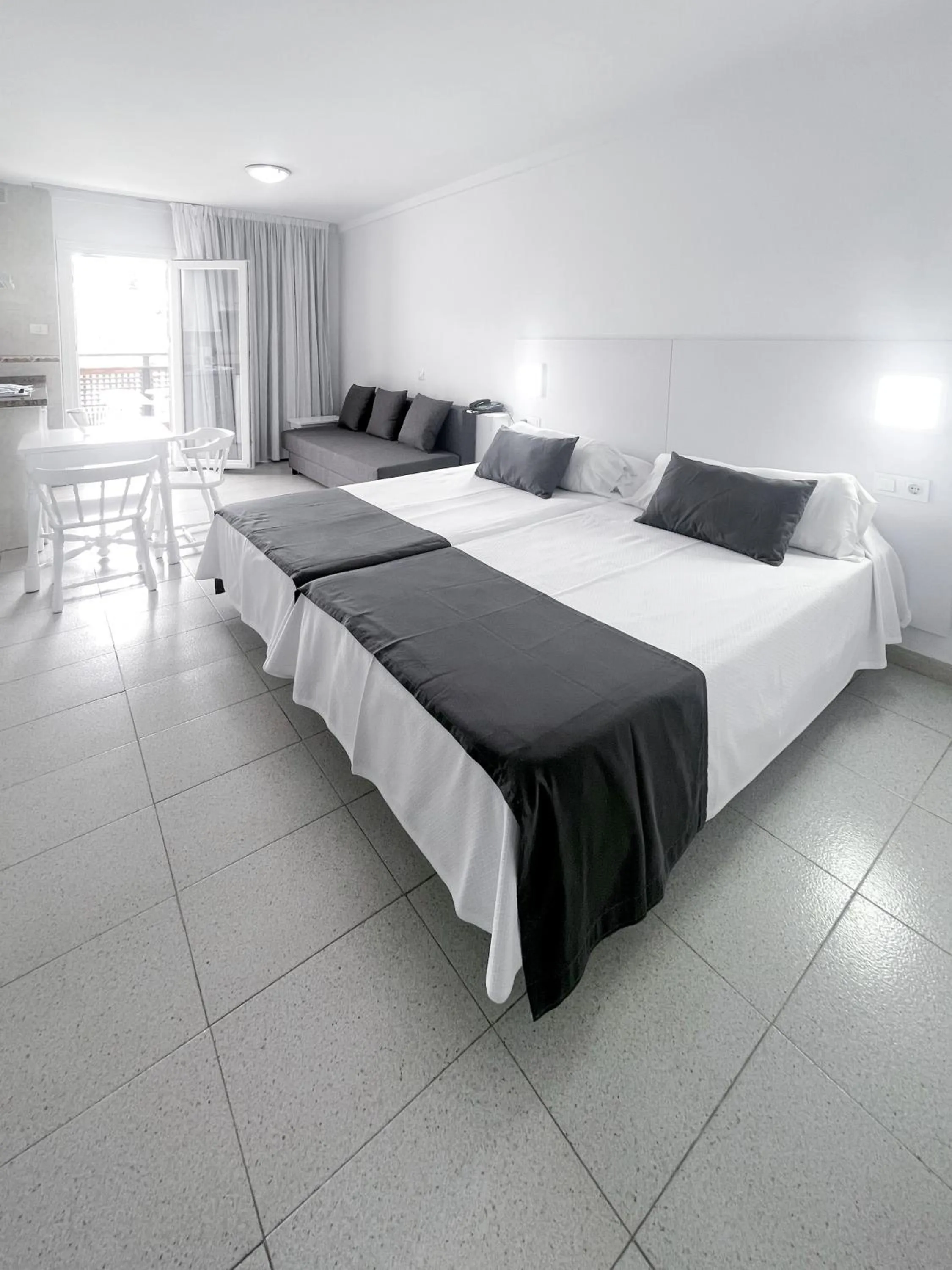 Bedroom, Bed in Apartamentos Pez Azul