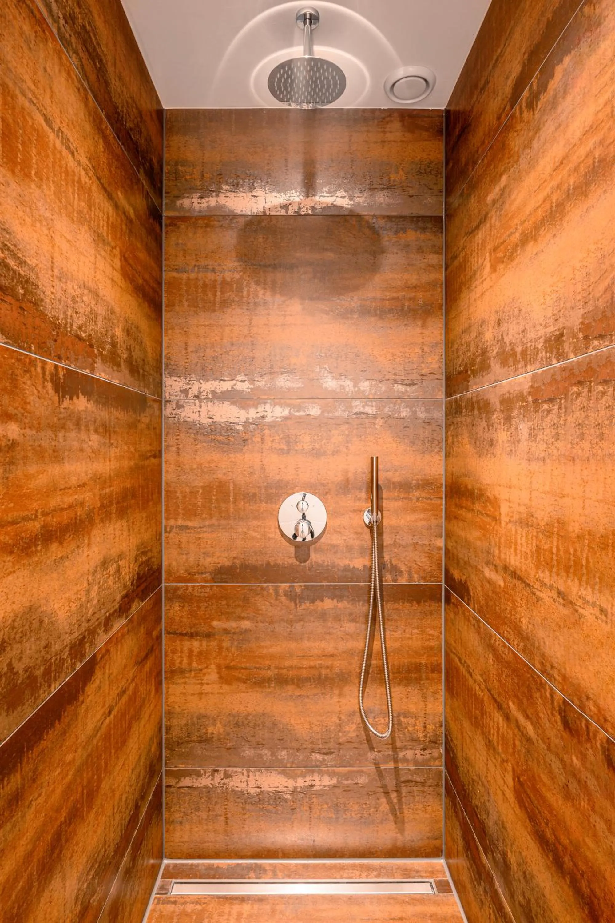 Shower in B&B Gracht 62