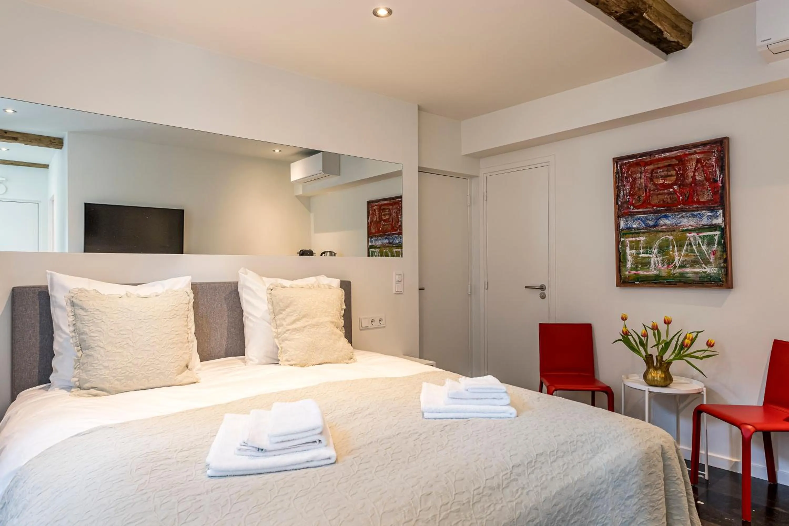 Guests, Bed in B&B Gracht 62